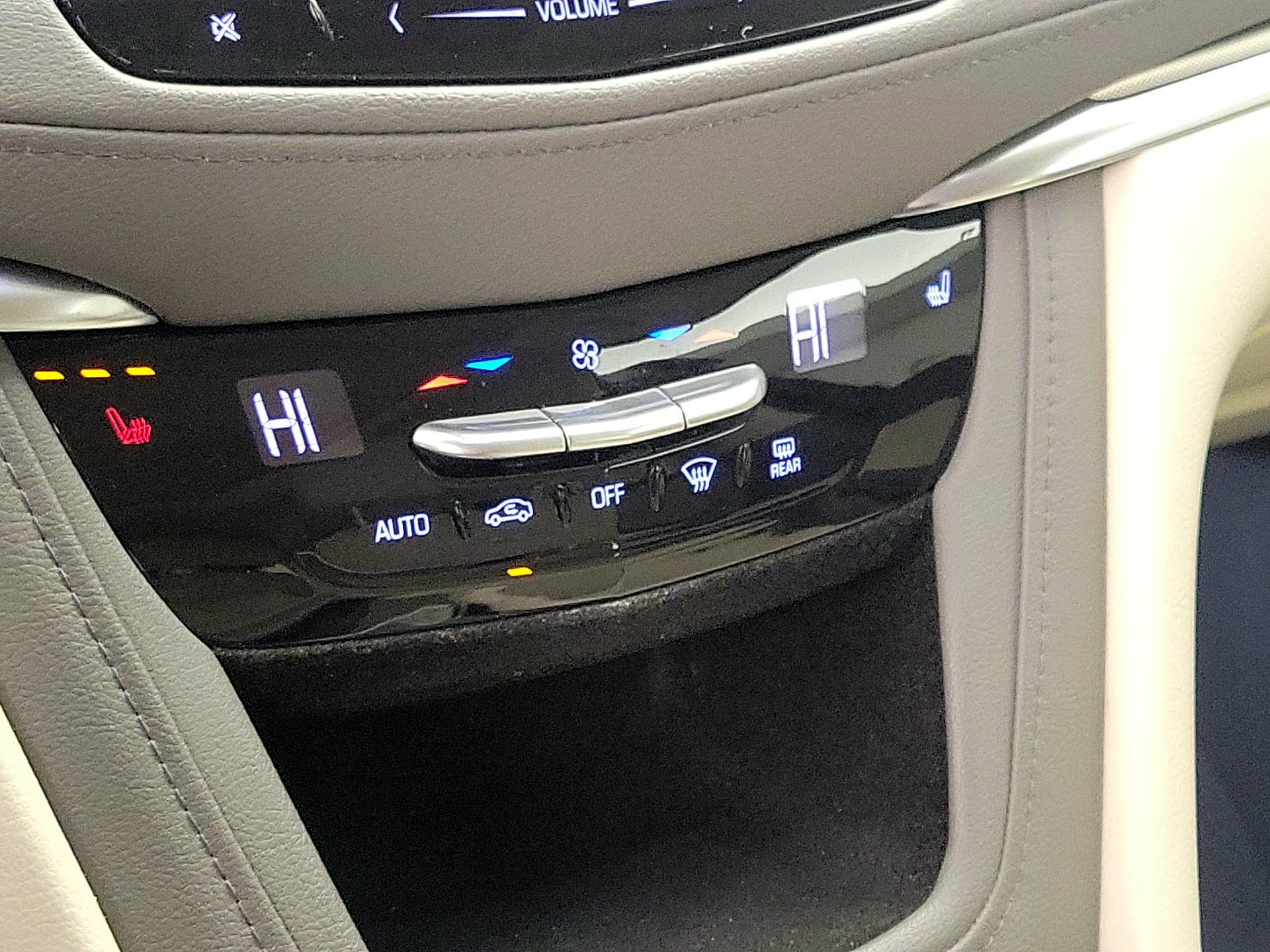 Thumbnail: 2018 Cadillac XT5 - 17