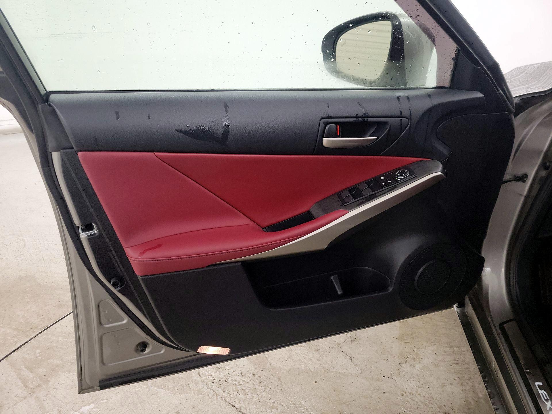 Thumbnail: 2020 Lexus IS - 12