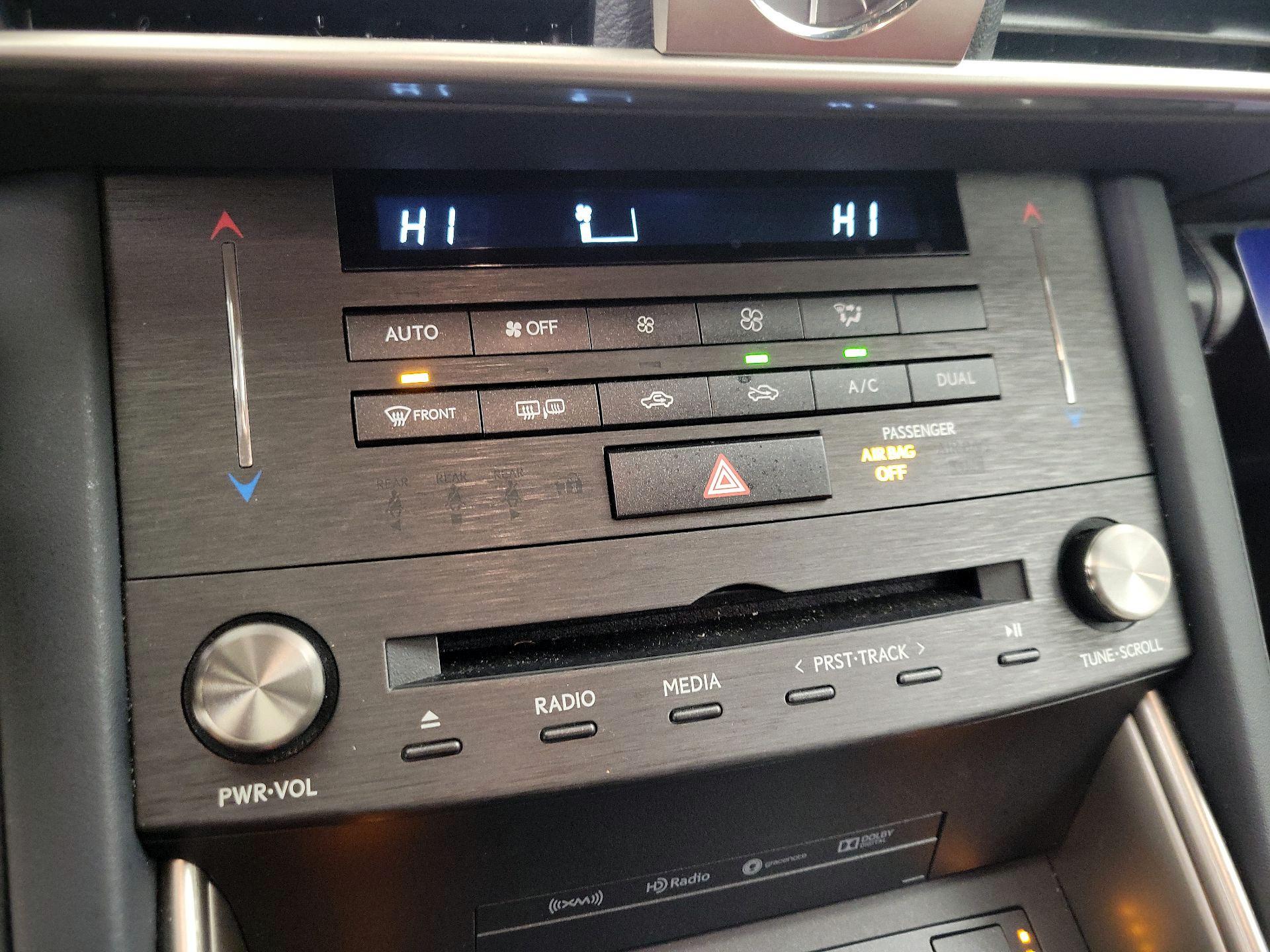 Thumbnail: 2020 Lexus IS - 17