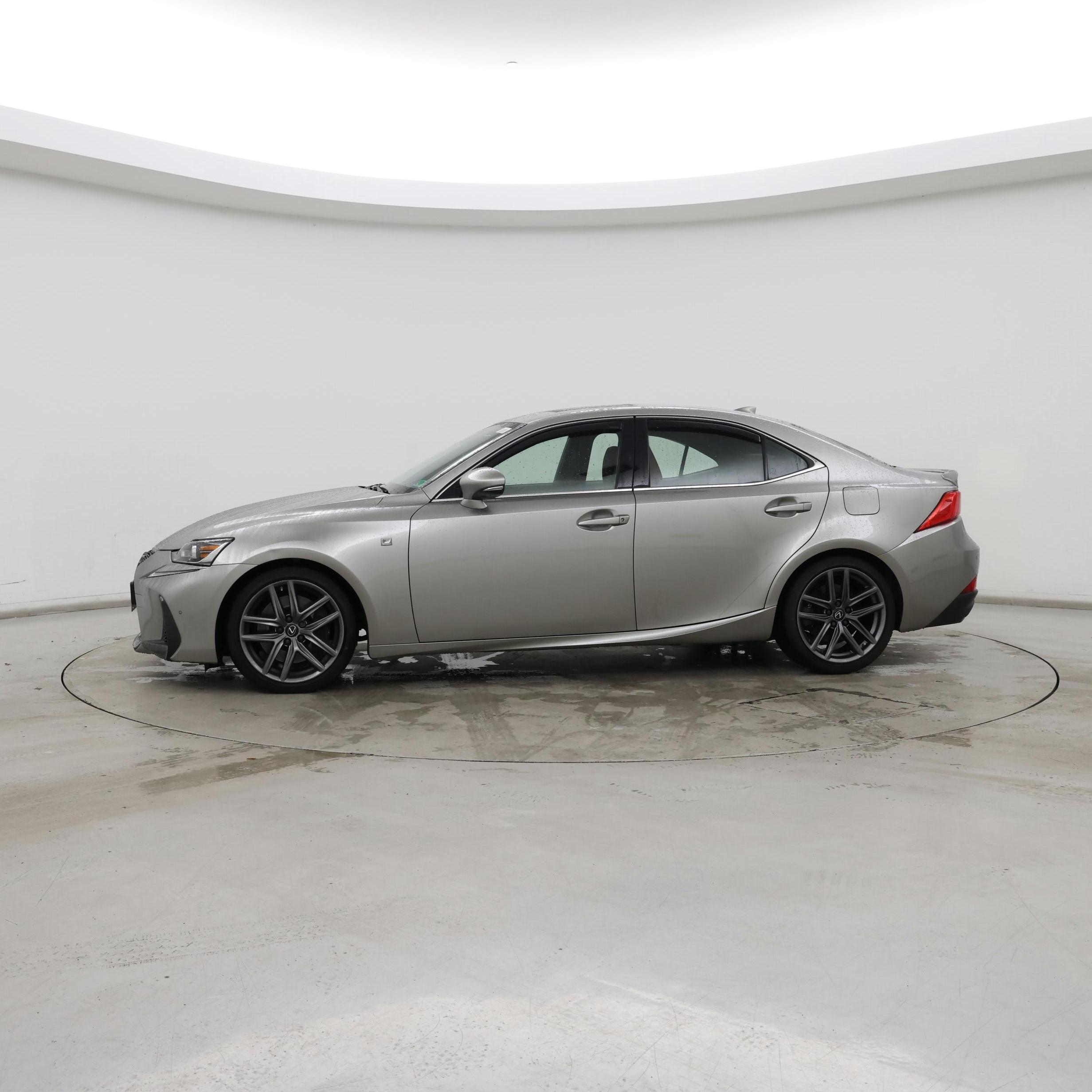 Thumbnail: 2020 Lexus IS - 3