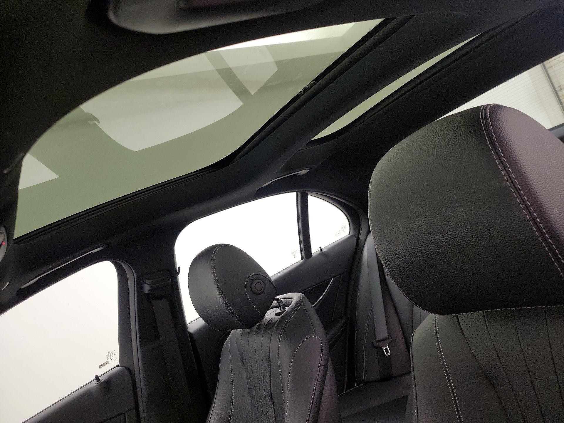 Thumbnail: 2022 Mercedes-Benz E-Class - 20