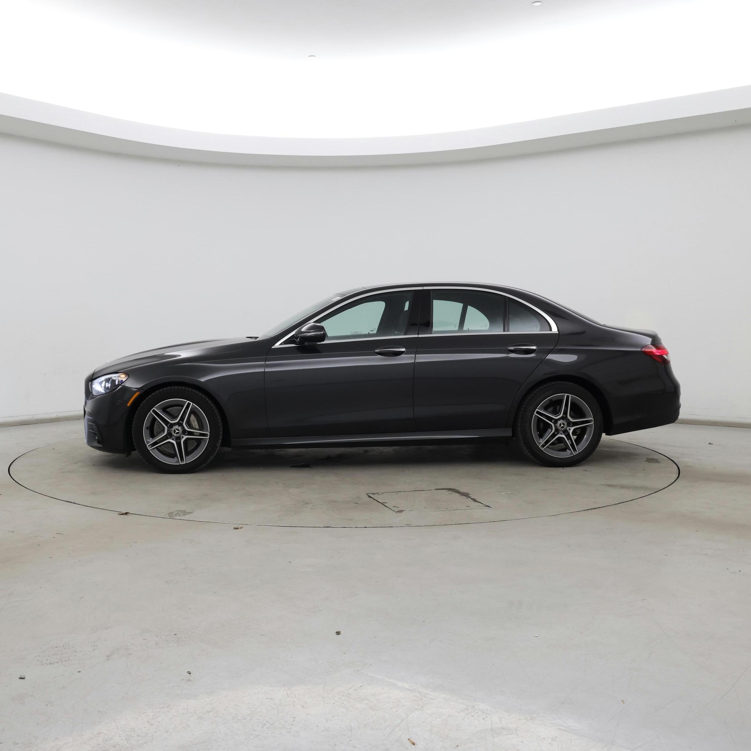 Thumbnail: 2022 Mercedes-Benz E-Class - 3