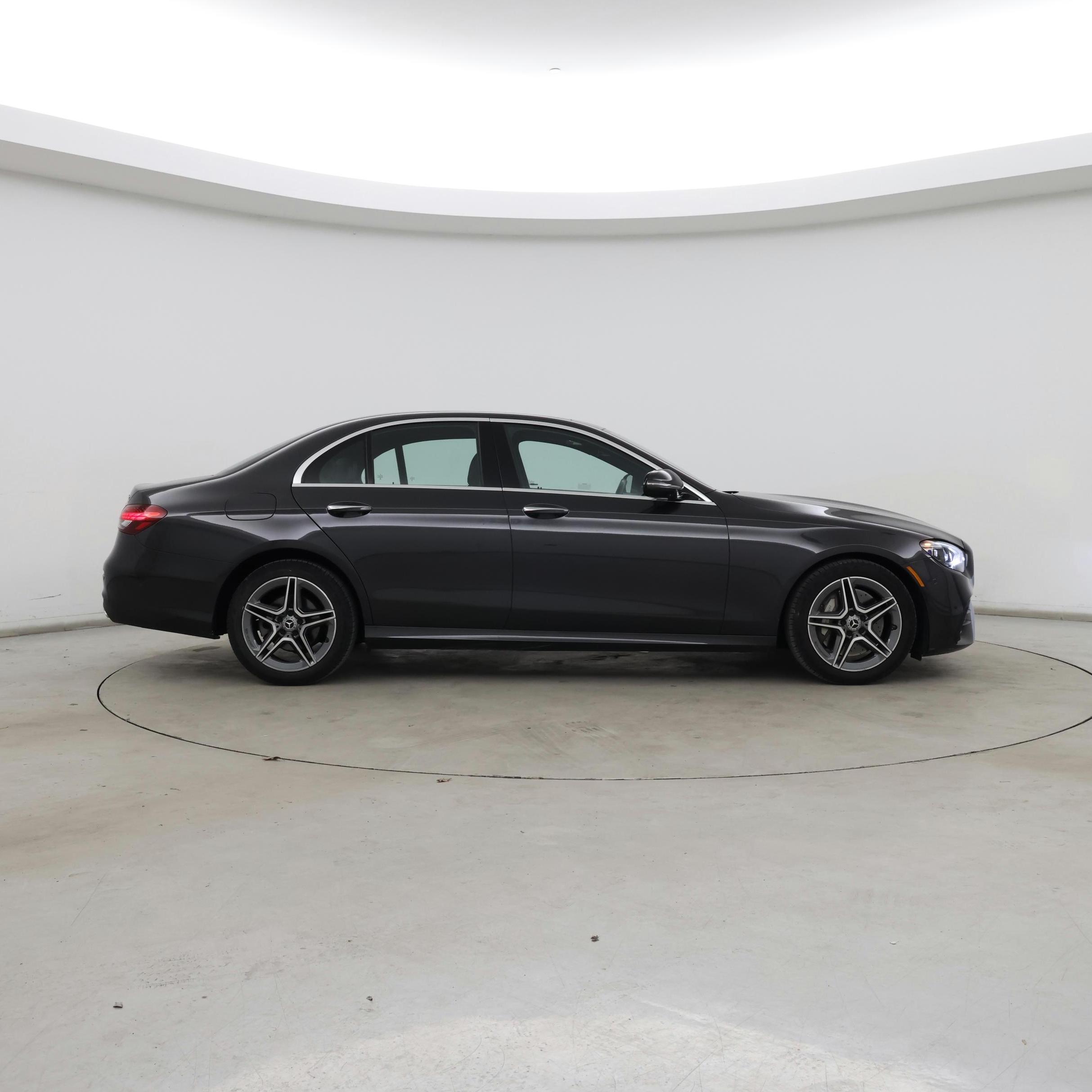 Thumbnail: 2022 Mercedes-Benz E-Class - 7