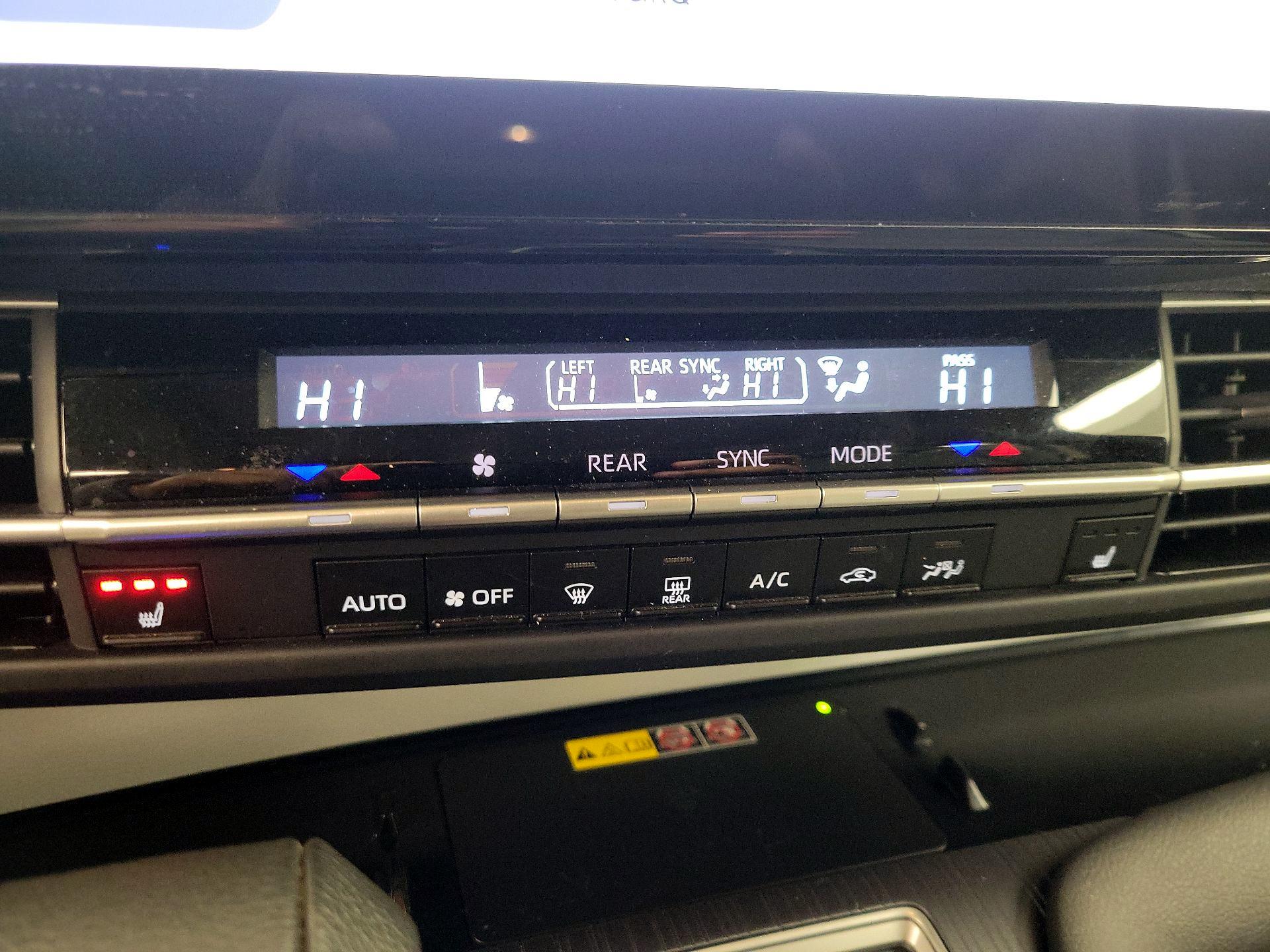 Thumbnail: 2025 Toyota Sienna - 17