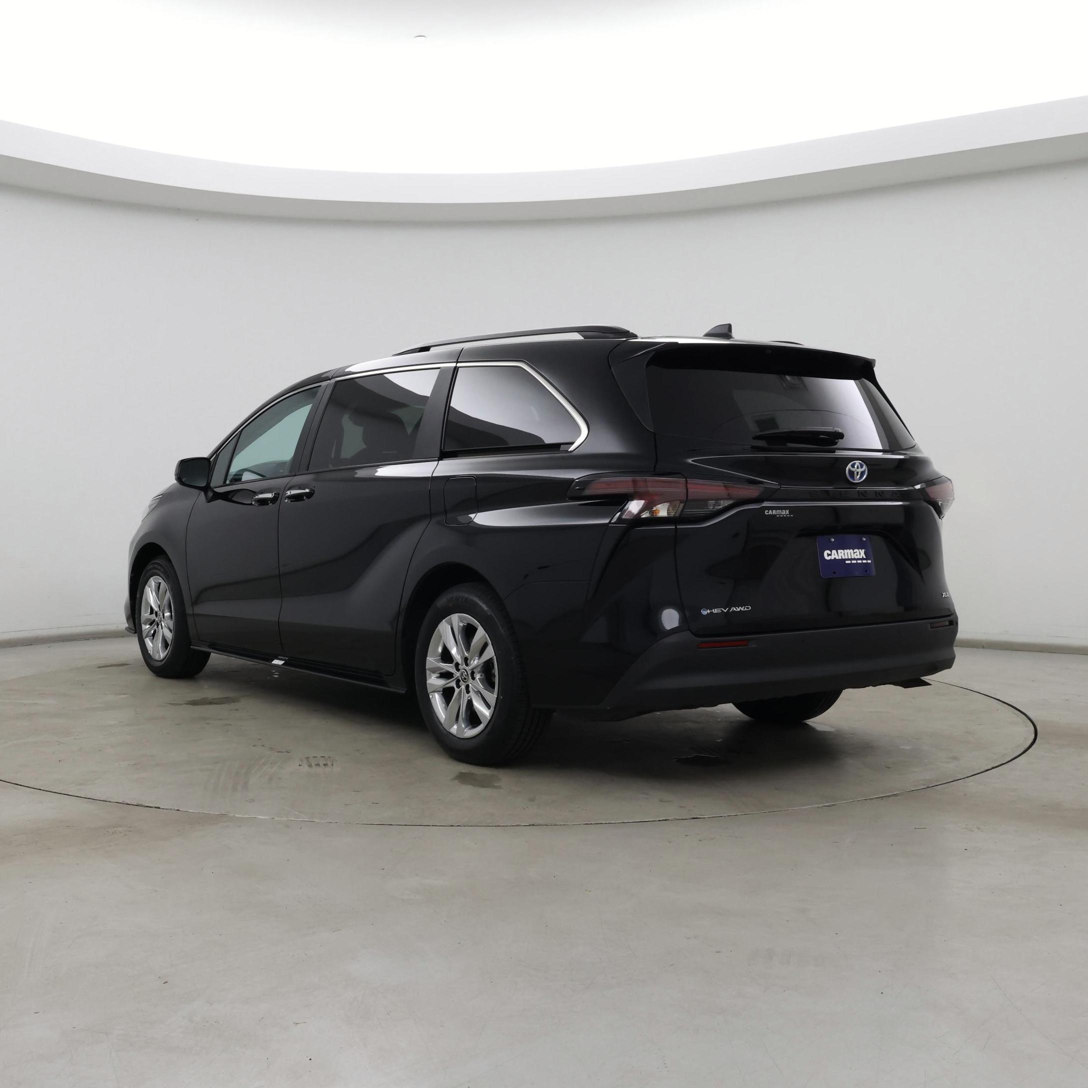 Thumbnail: 2025 Toyota Sienna - 2