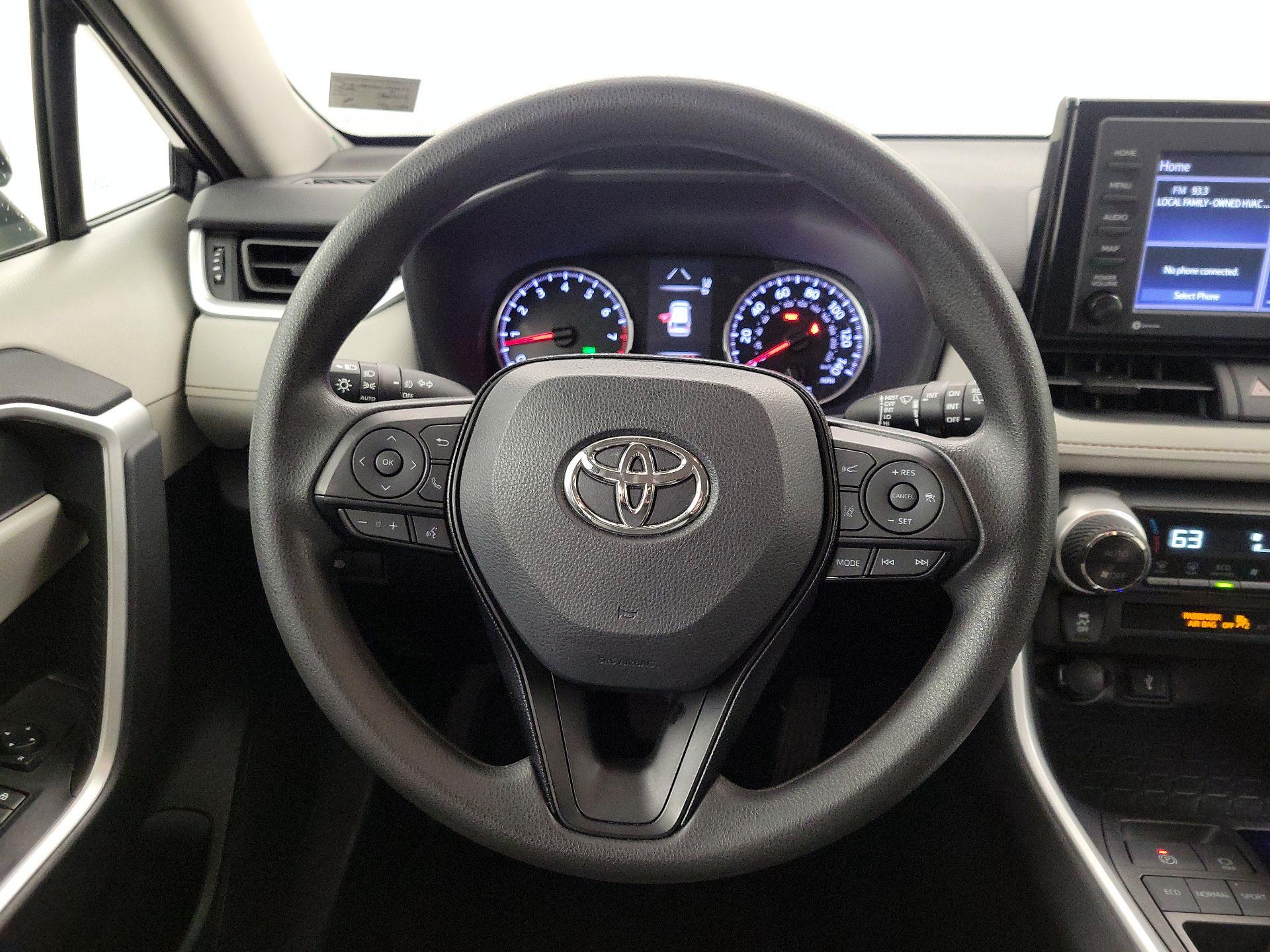 Thumbnail: 2021 Toyota RAV4 - 10