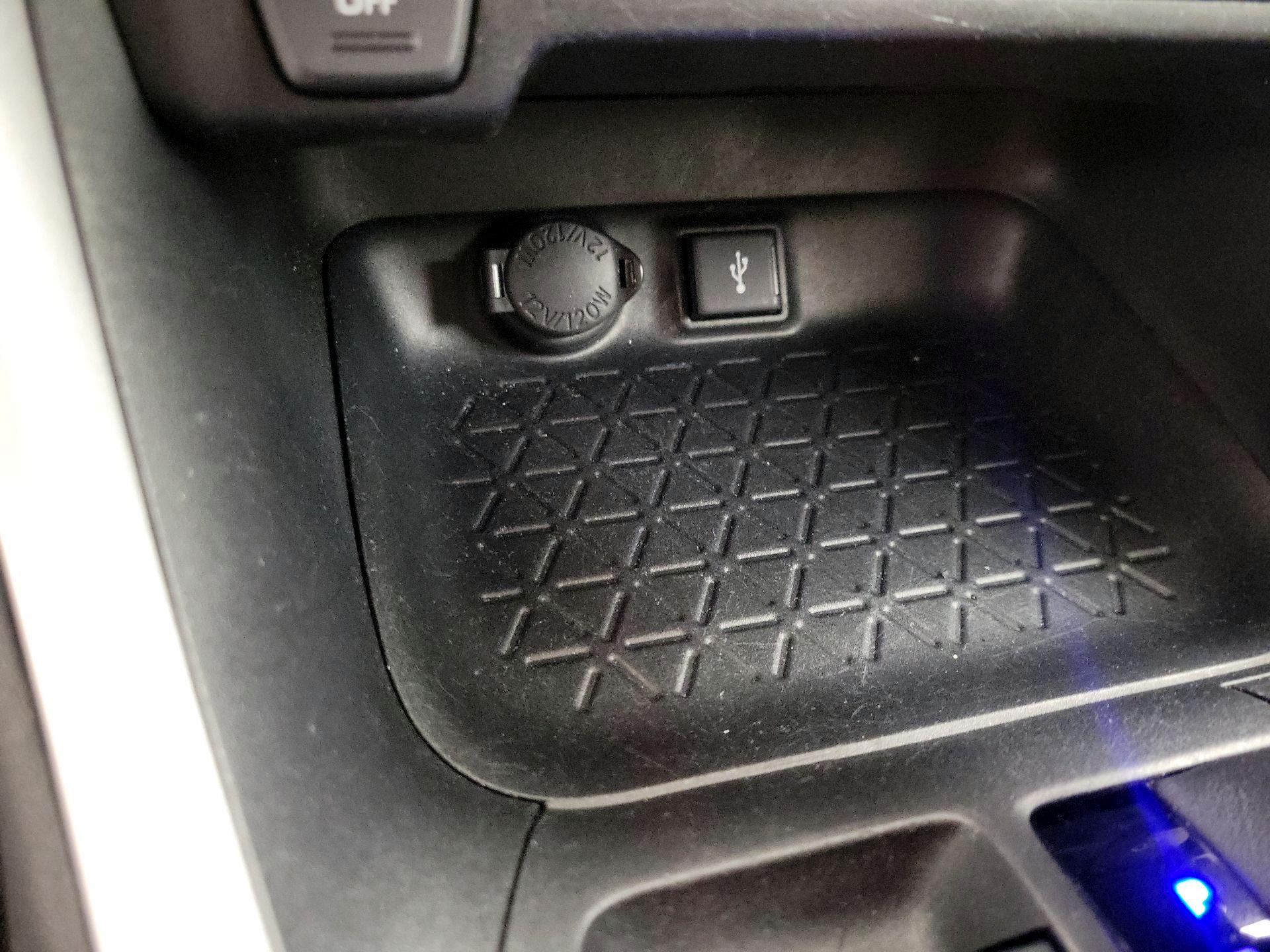 Thumbnail: 2021 Toyota RAV4 - 18