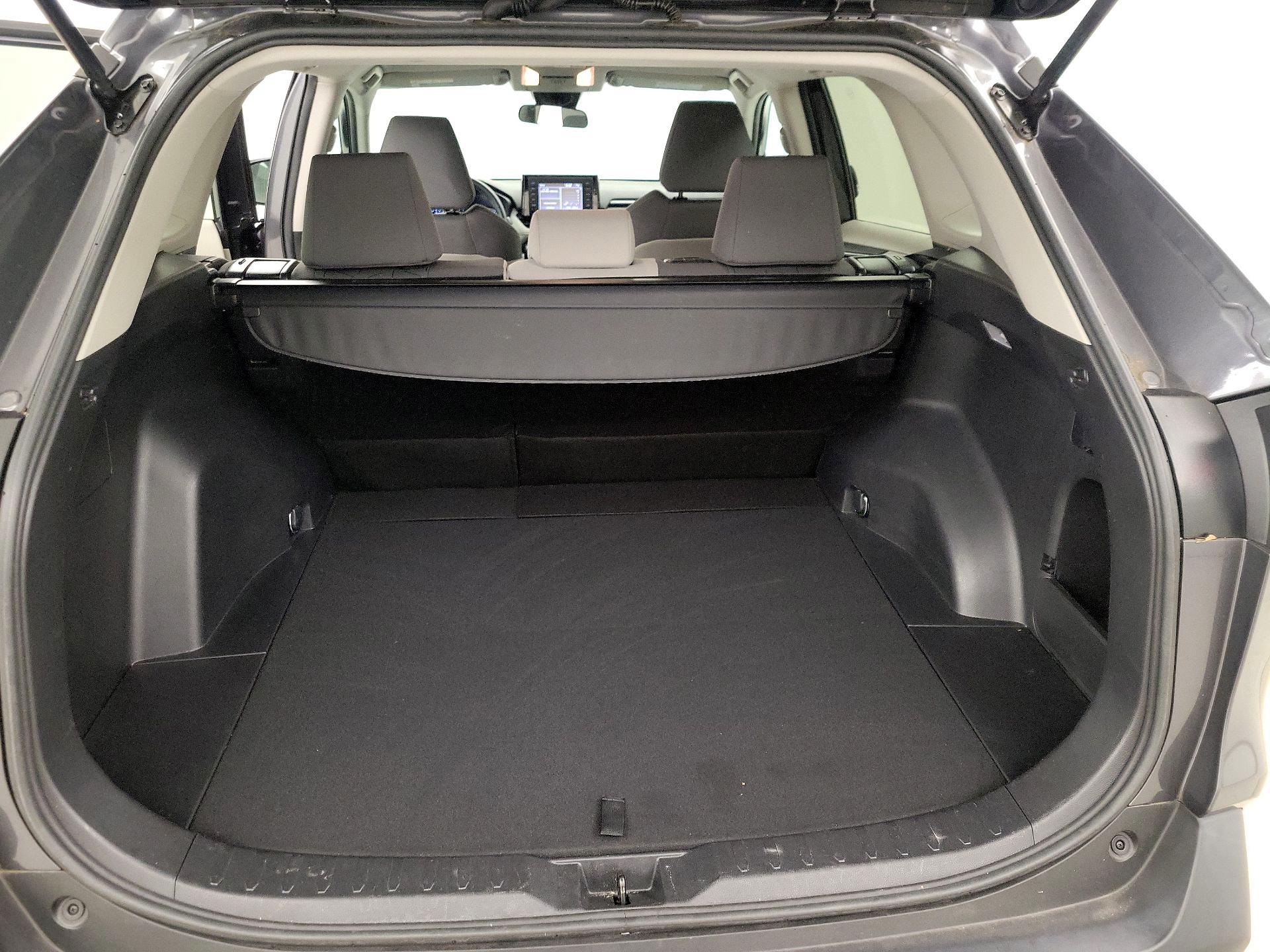 Thumbnail: 2021 Toyota RAV4 - 20