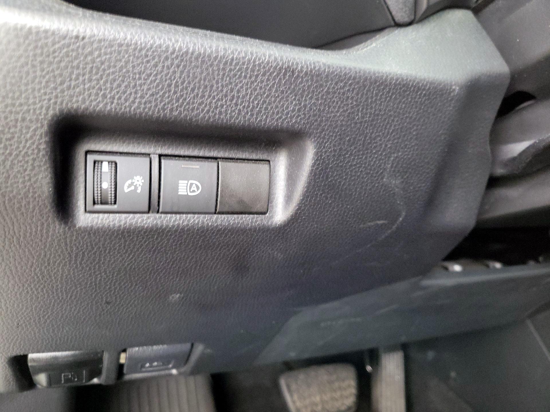 Thumbnail: 2021 Toyota RAV4 - 13