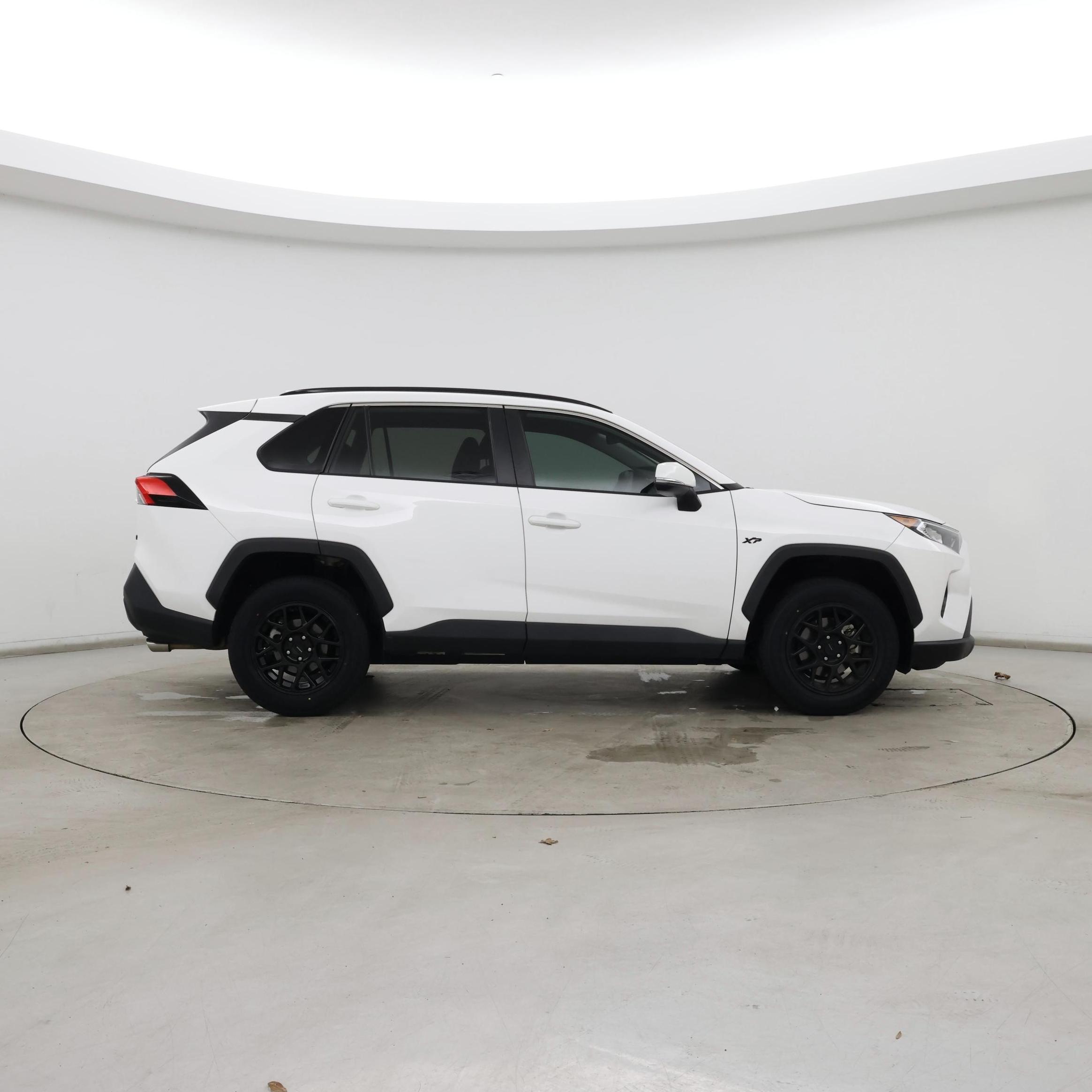 Thumbnail: 2021 Toyota RAV4 - 7