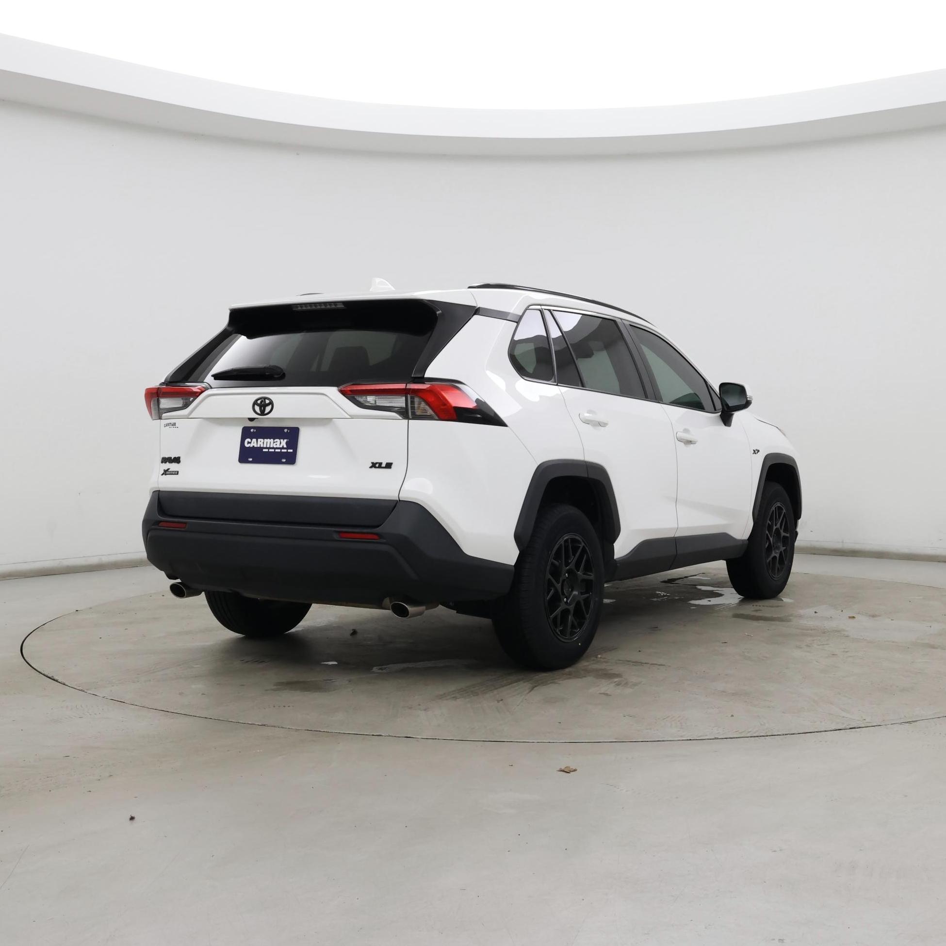 Thumbnail: 2021 Toyota RAV4 - 8
