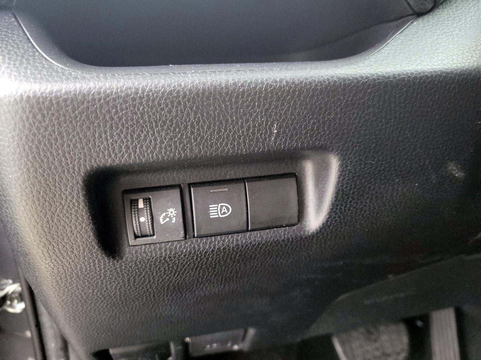 Thumbnail: 2019 Toyota RAV4 - 13