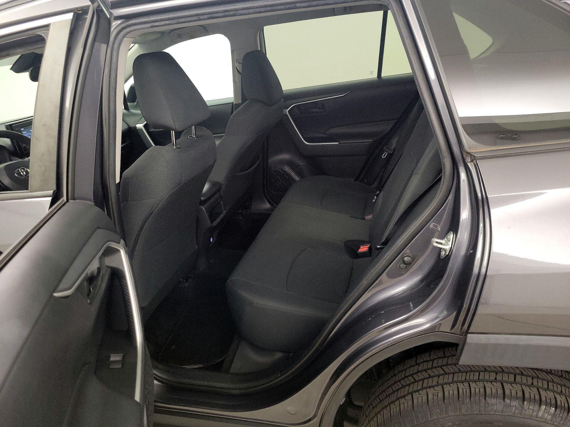 Thumbnail: 2019 Toyota RAV4 - 19