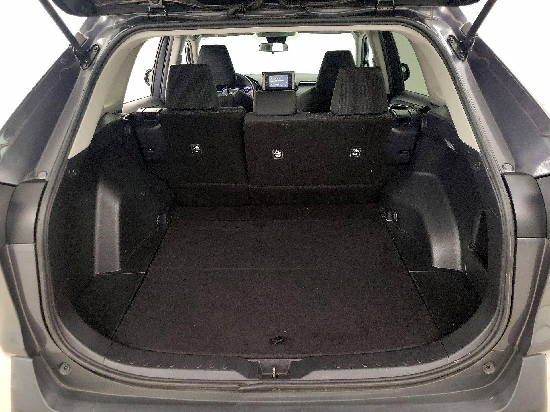 Thumbnail: 2019 Toyota RAV4 - 20