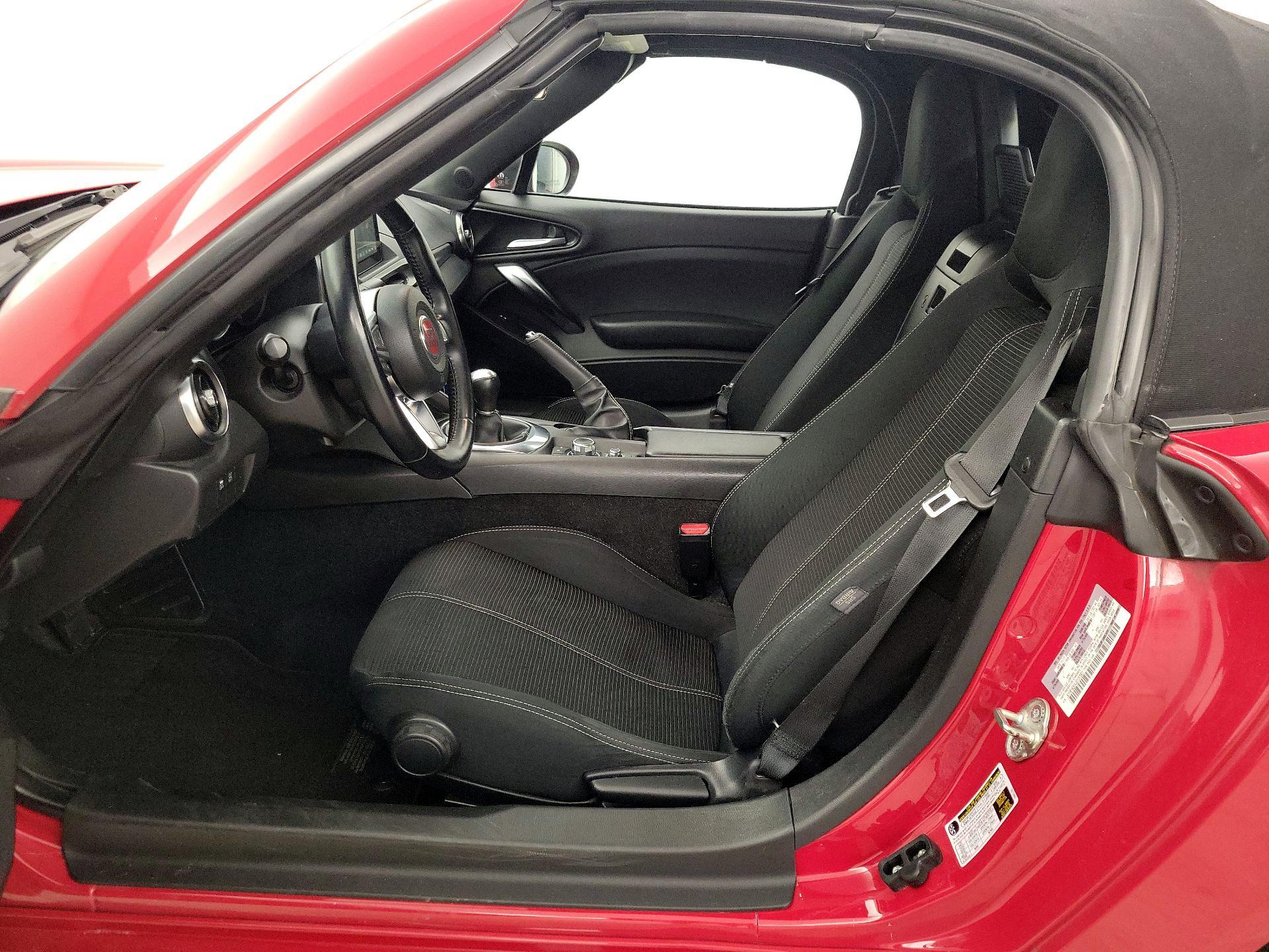 Thumbnail: 2018 Fiat 124 Spider - 11