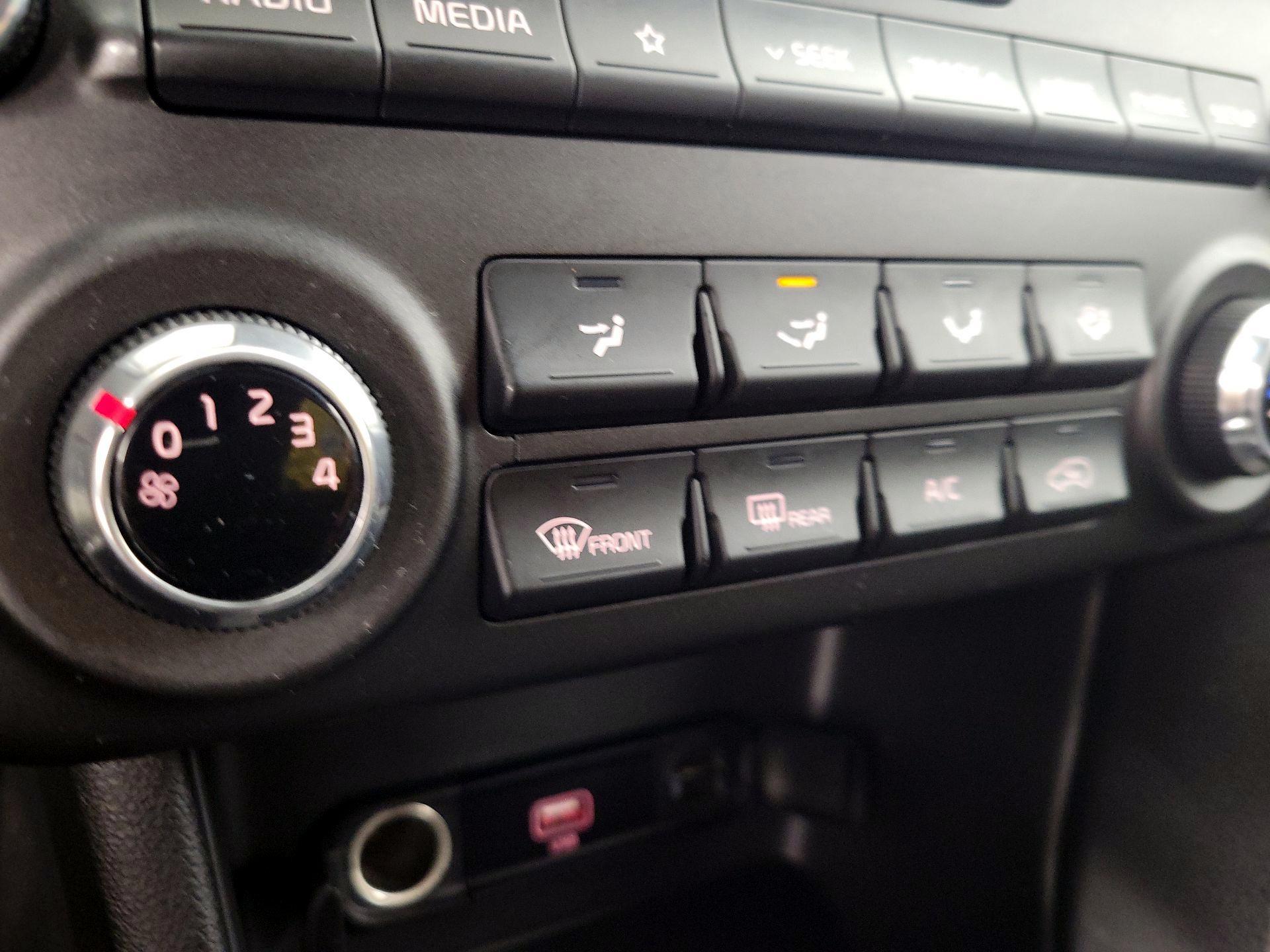 Thumbnail: 2020 Kia Sportage - 16