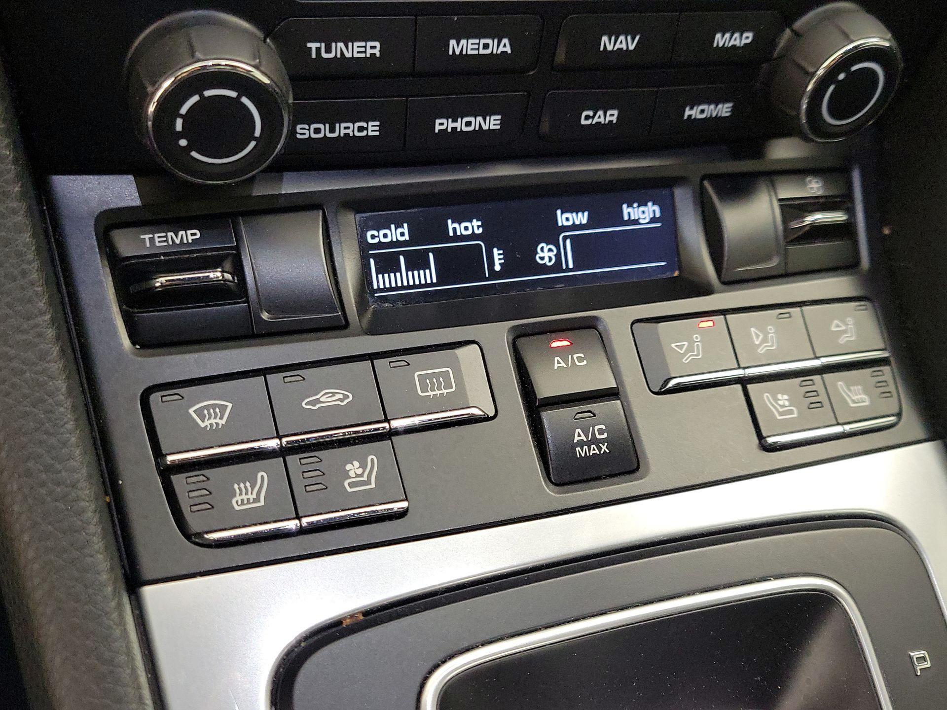 Thumbnail: 2018 Porsche 718 Cayman - 16