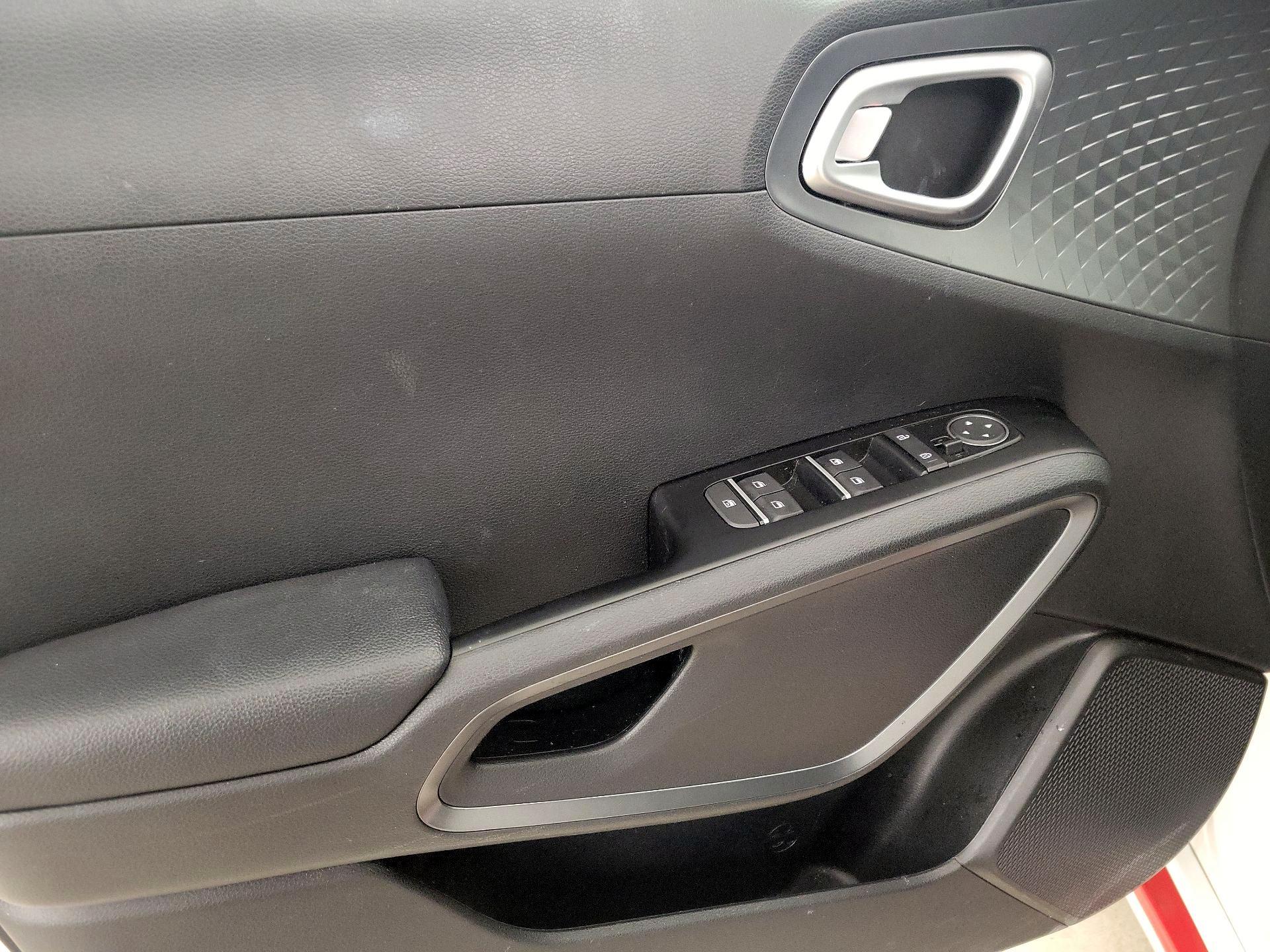 Thumbnail: 2020 Kia Soul - 12