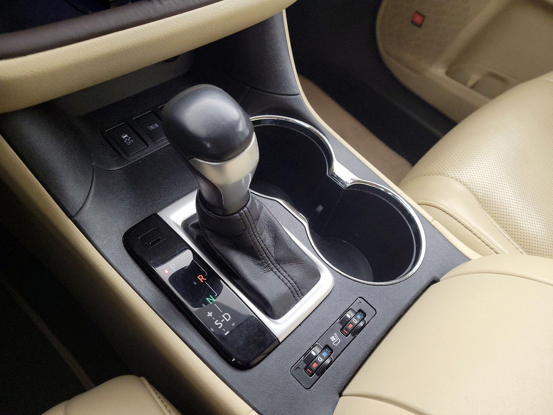 Thumbnail: 2016 Toyota Highlander - 18