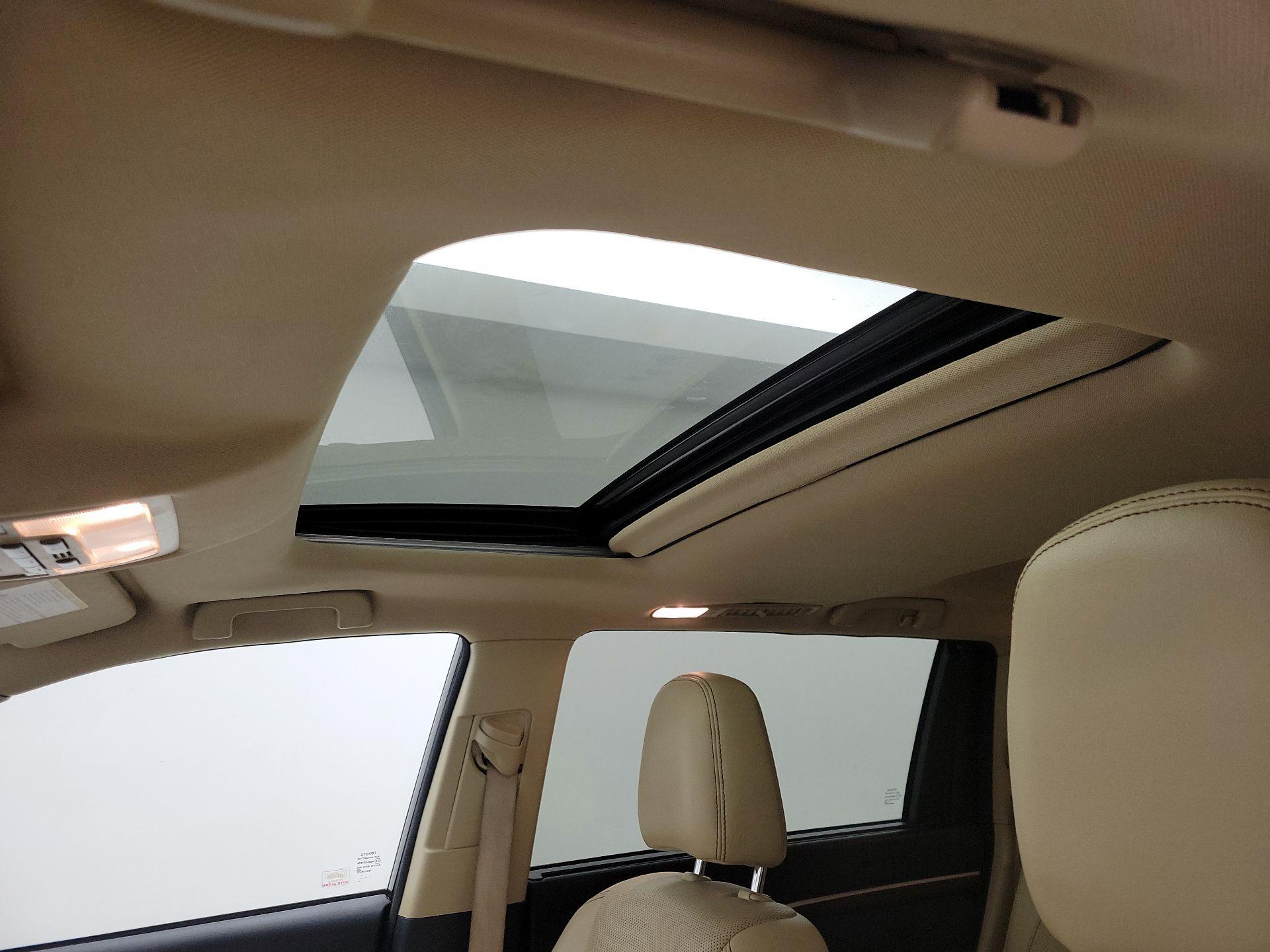 Thumbnail: 2016 Toyota Highlander - 20