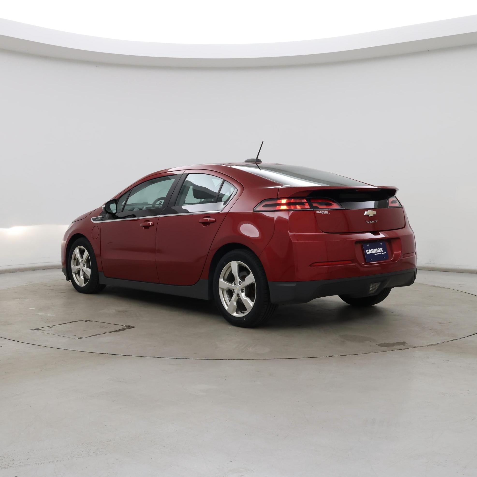 Thumbnail: 2015 Chevrolet Volt - 2