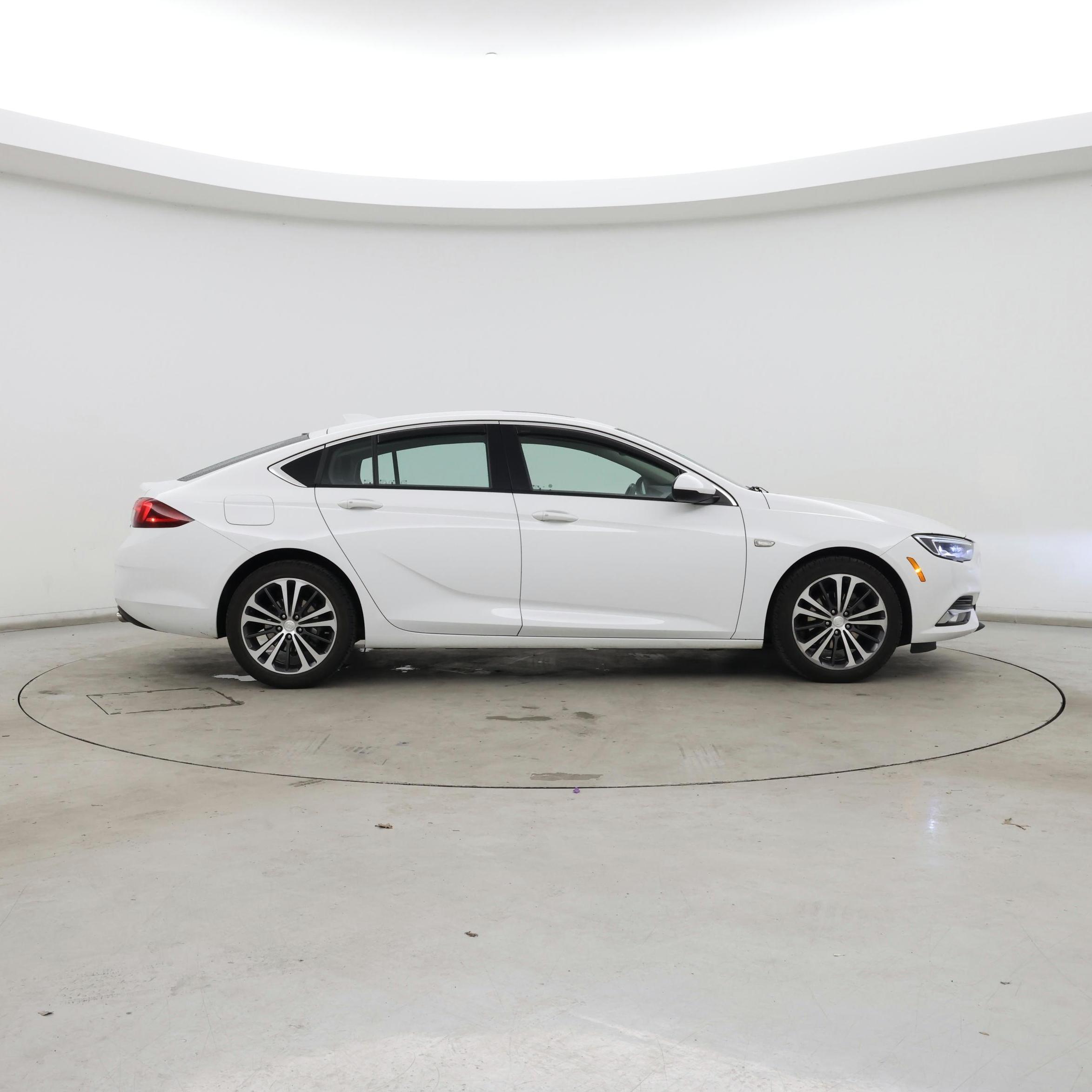 Thumbnail: 2019 Buick Regal - 7