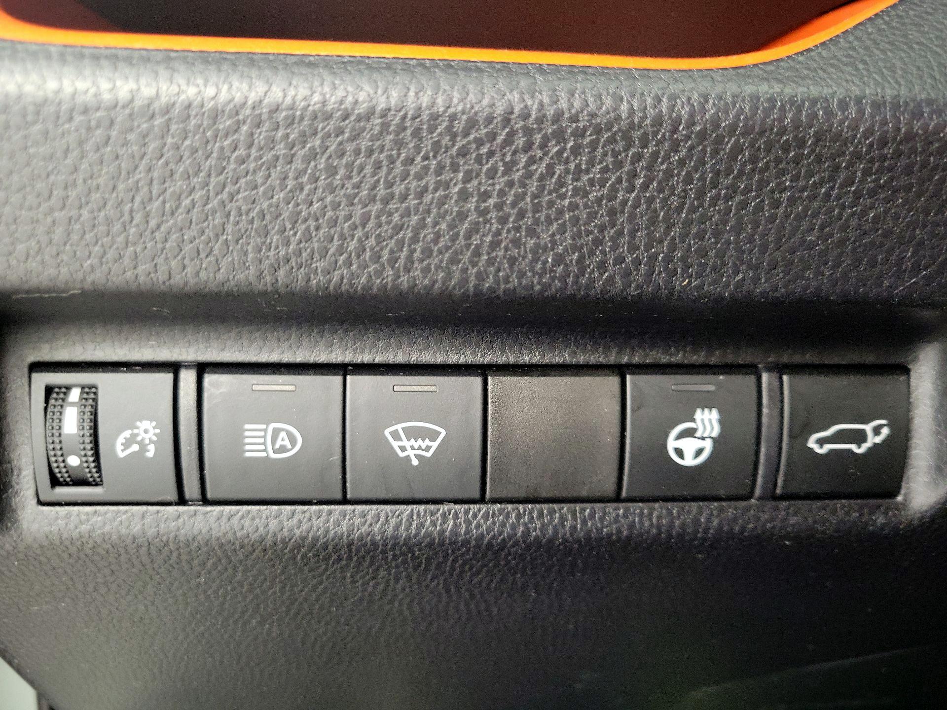 Thumbnail: 2019 Toyota RAV4 - 13