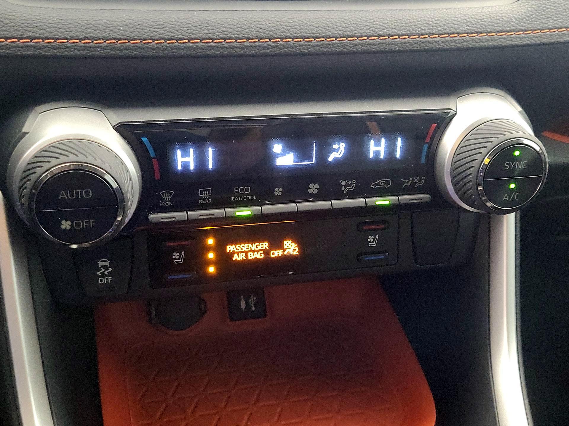 Thumbnail: 2019 Toyota RAV4 - 16