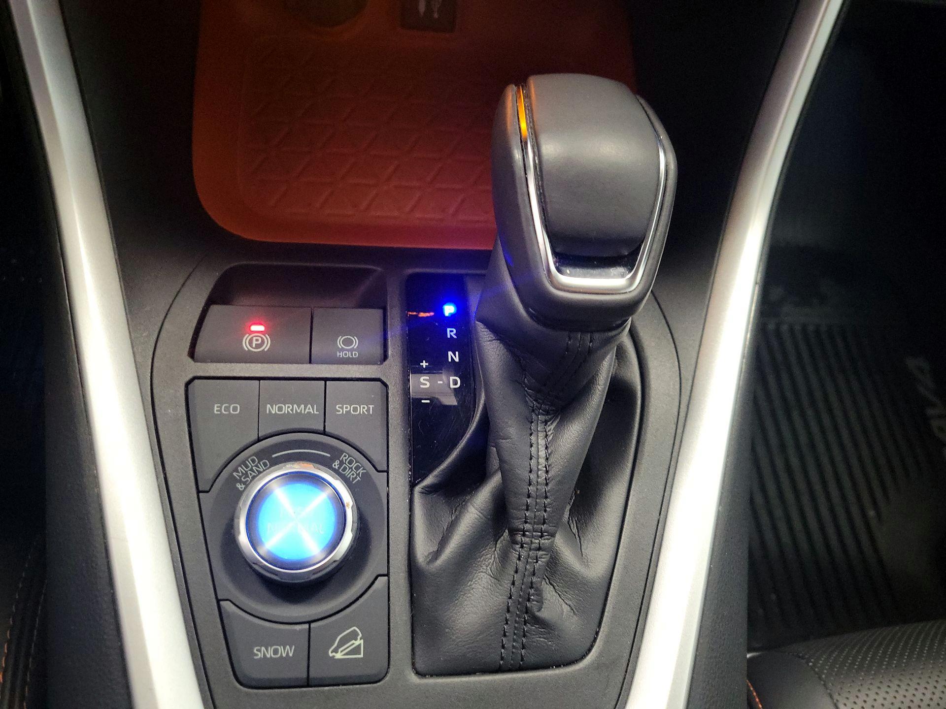 Thumbnail: 2019 Toyota RAV4 - 17