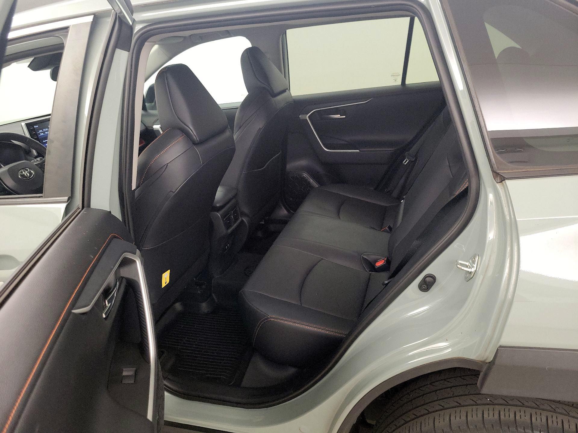 Thumbnail: 2019 Toyota RAV4 - 20