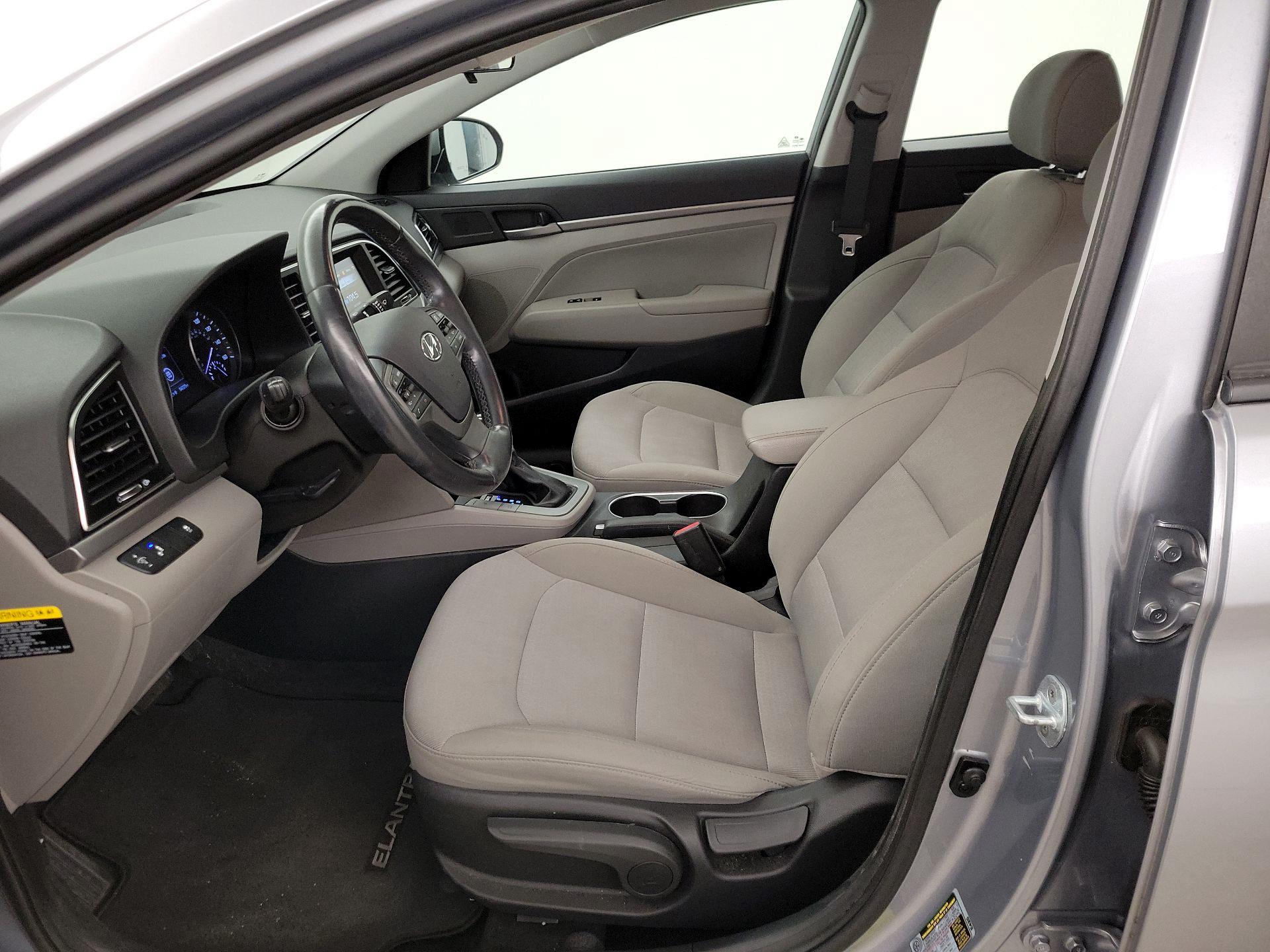 Thumbnail: 2017 Hyundai Elantra - 11