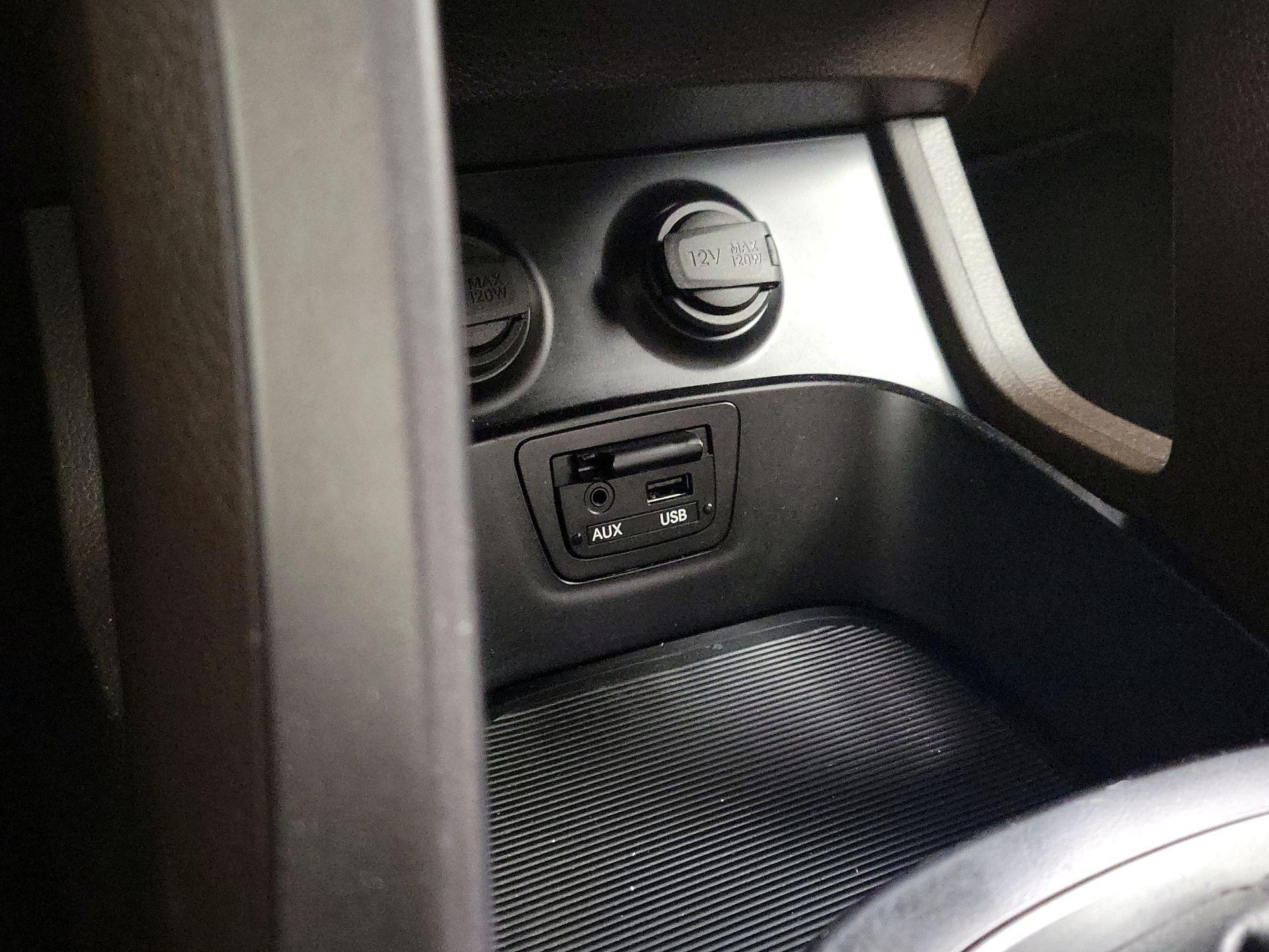 Thumbnail: 2014 Hyundai Santa Fe - 17