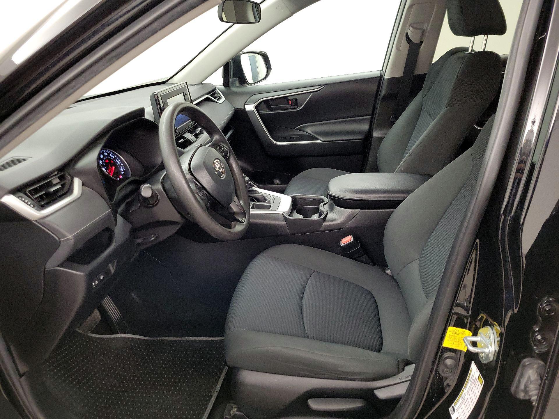 Thumbnail: 2021 Toyota RAV4 - 11