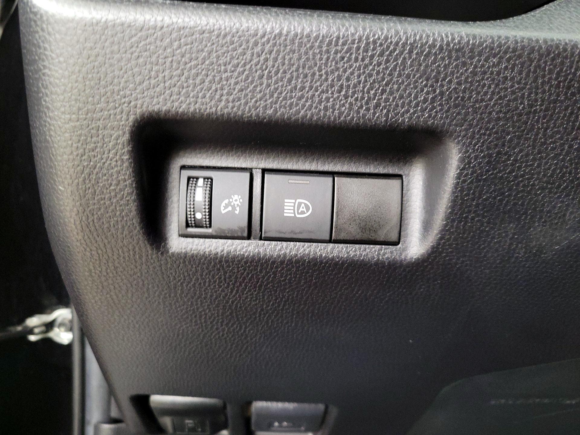 Thumbnail: 2021 Toyota RAV4 - 13