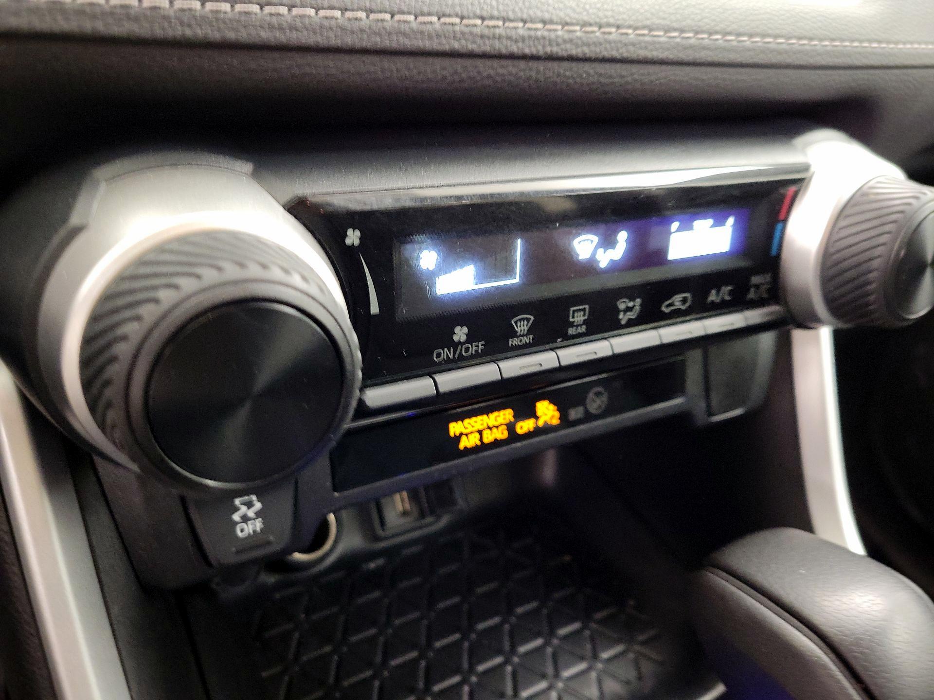 Thumbnail: 2021 Toyota RAV4 - 16