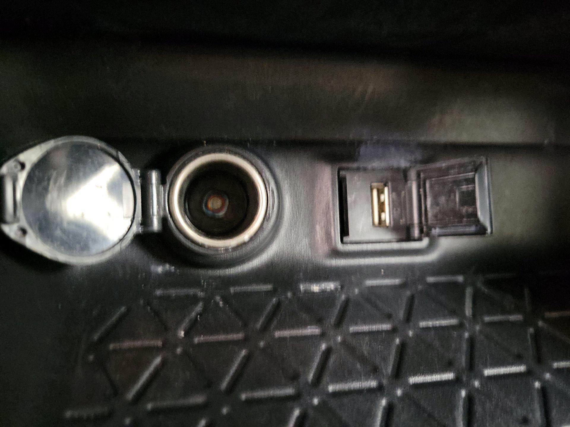 Thumbnail: 2021 Toyota RAV4 - 18