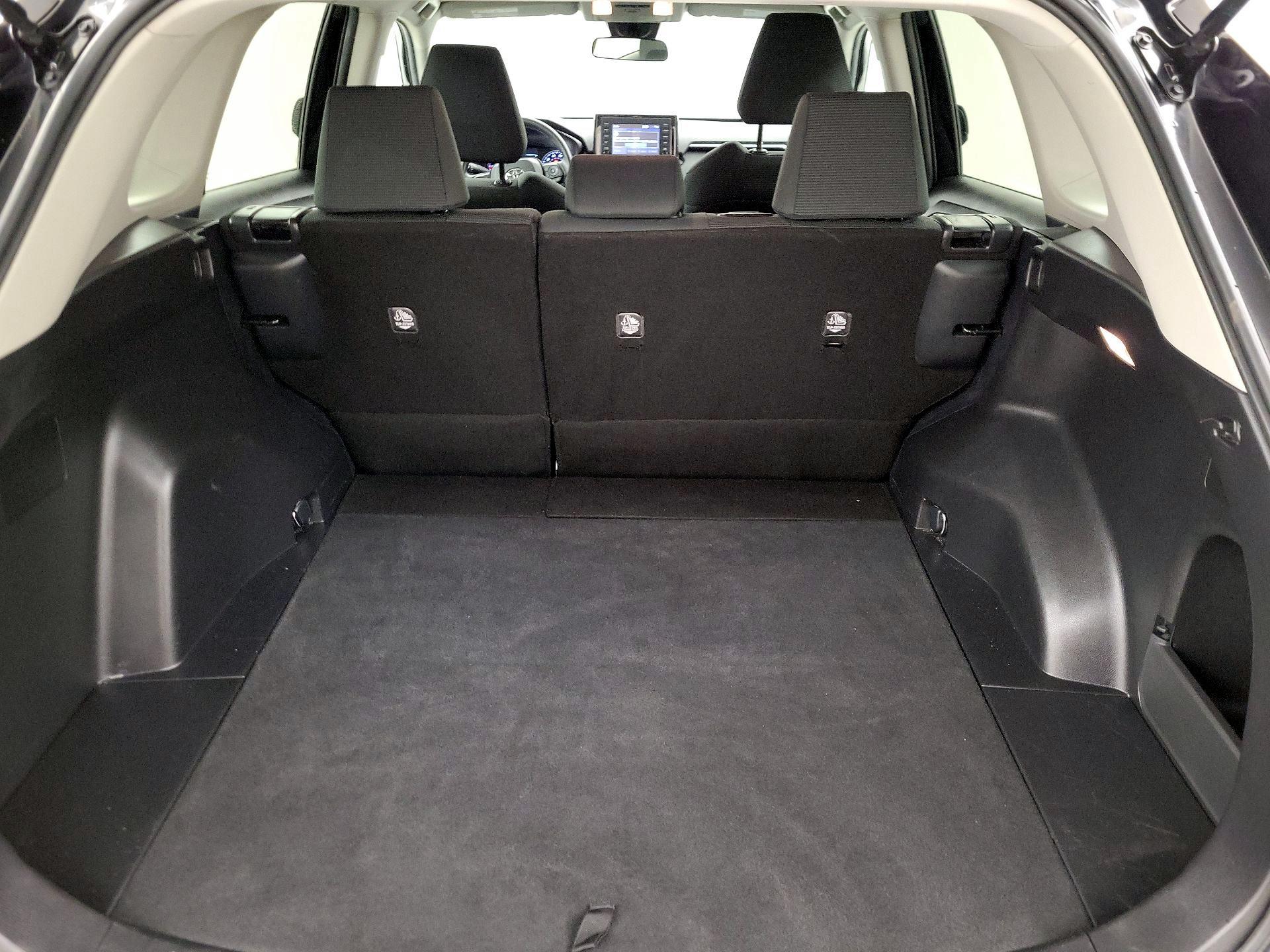 Thumbnail: 2021 Toyota RAV4 - 20