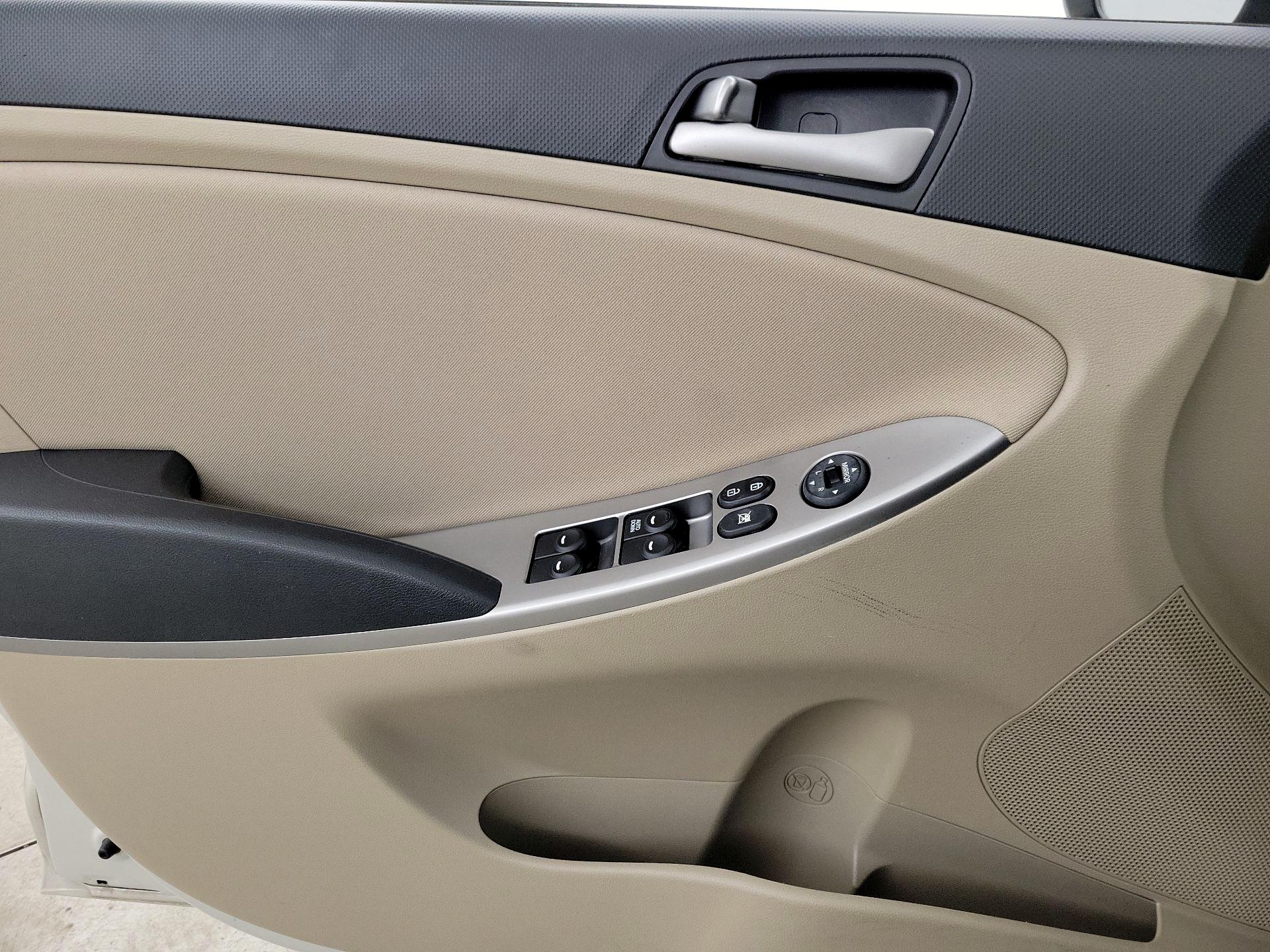 Thumbnail: 2016 Hyundai Accent - 12