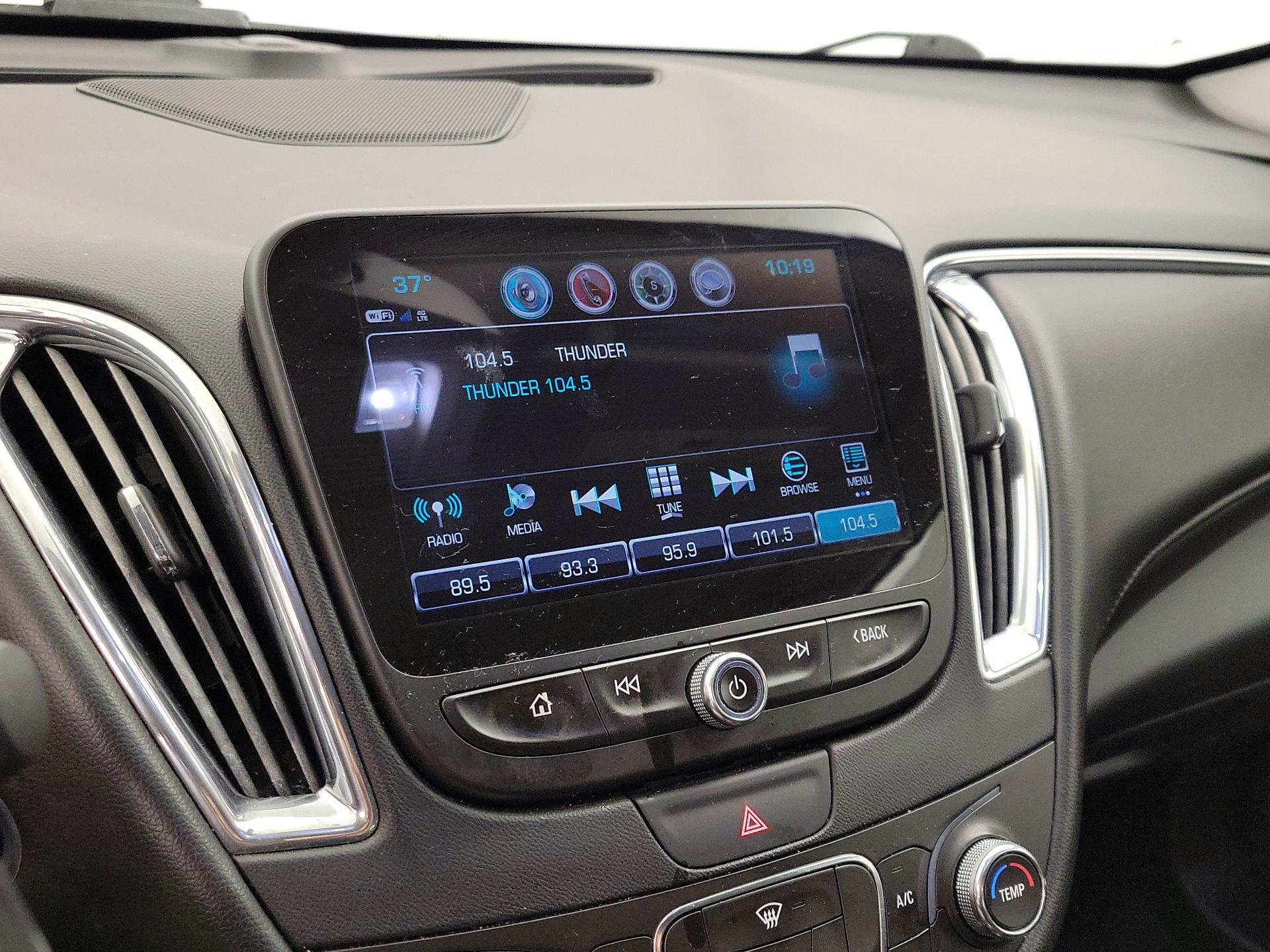 Thumbnail: 2017 Chevrolet Malibu - 15