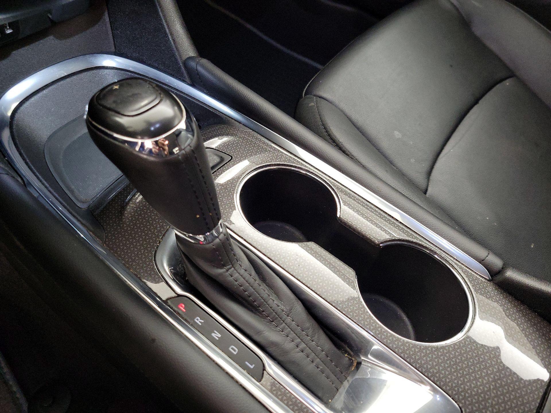 Thumbnail: 2017 Chevrolet Malibu - 17