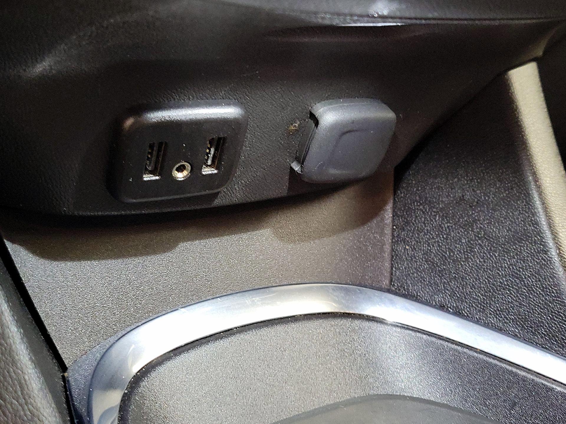 Thumbnail: 2017 Chevrolet Malibu - 18