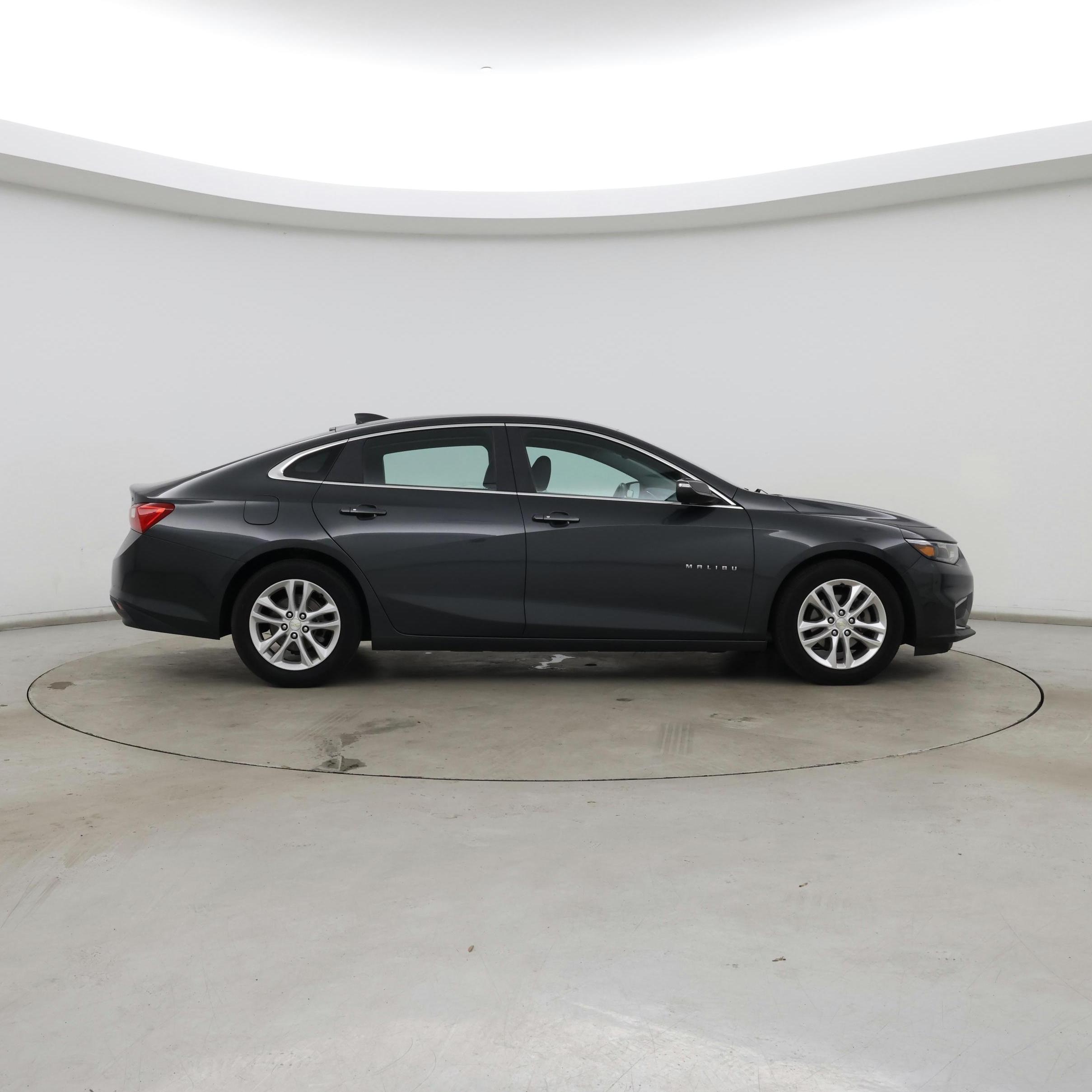 Thumbnail: 2017 Chevrolet Malibu - 7