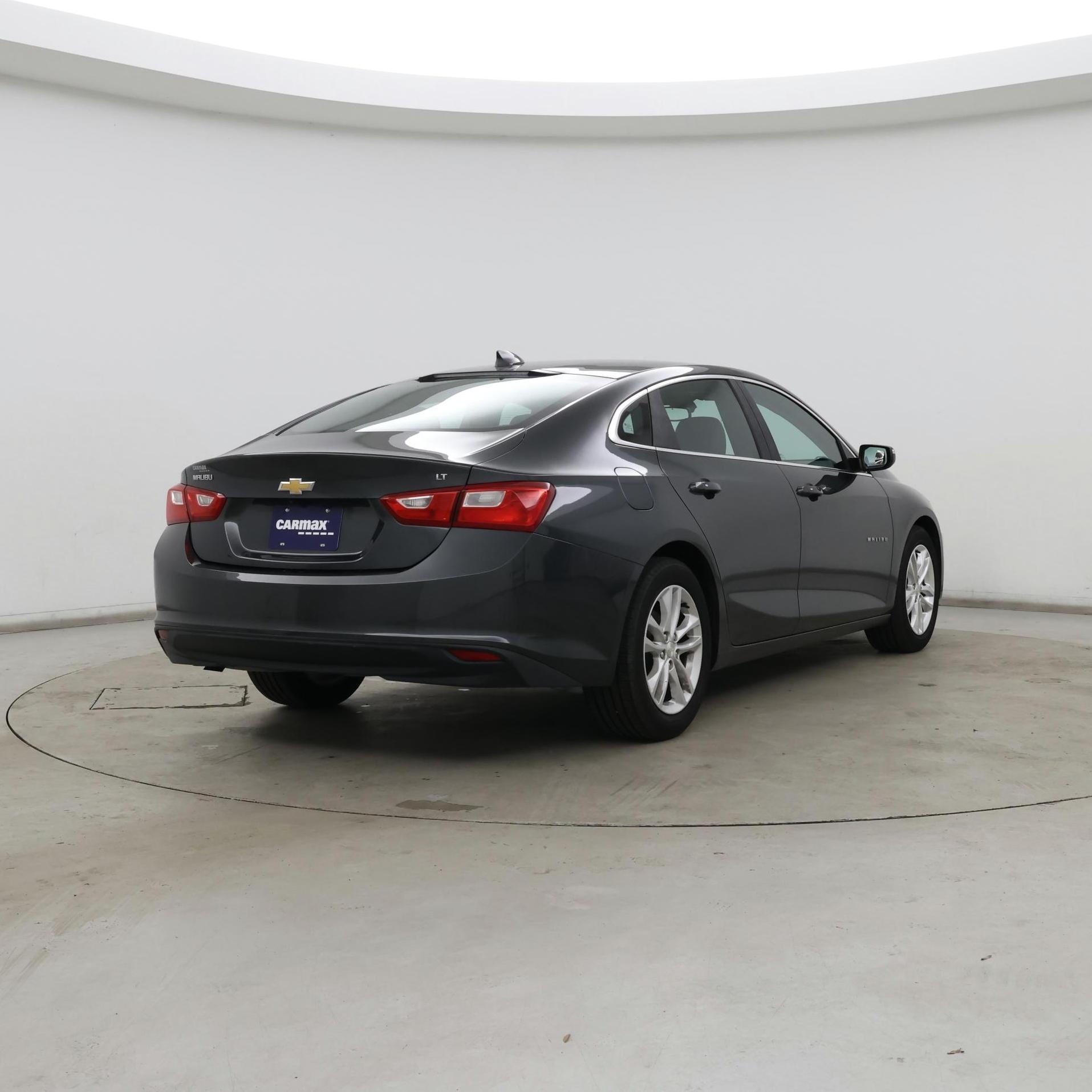 Thumbnail: 2017 Chevrolet Malibu - 8