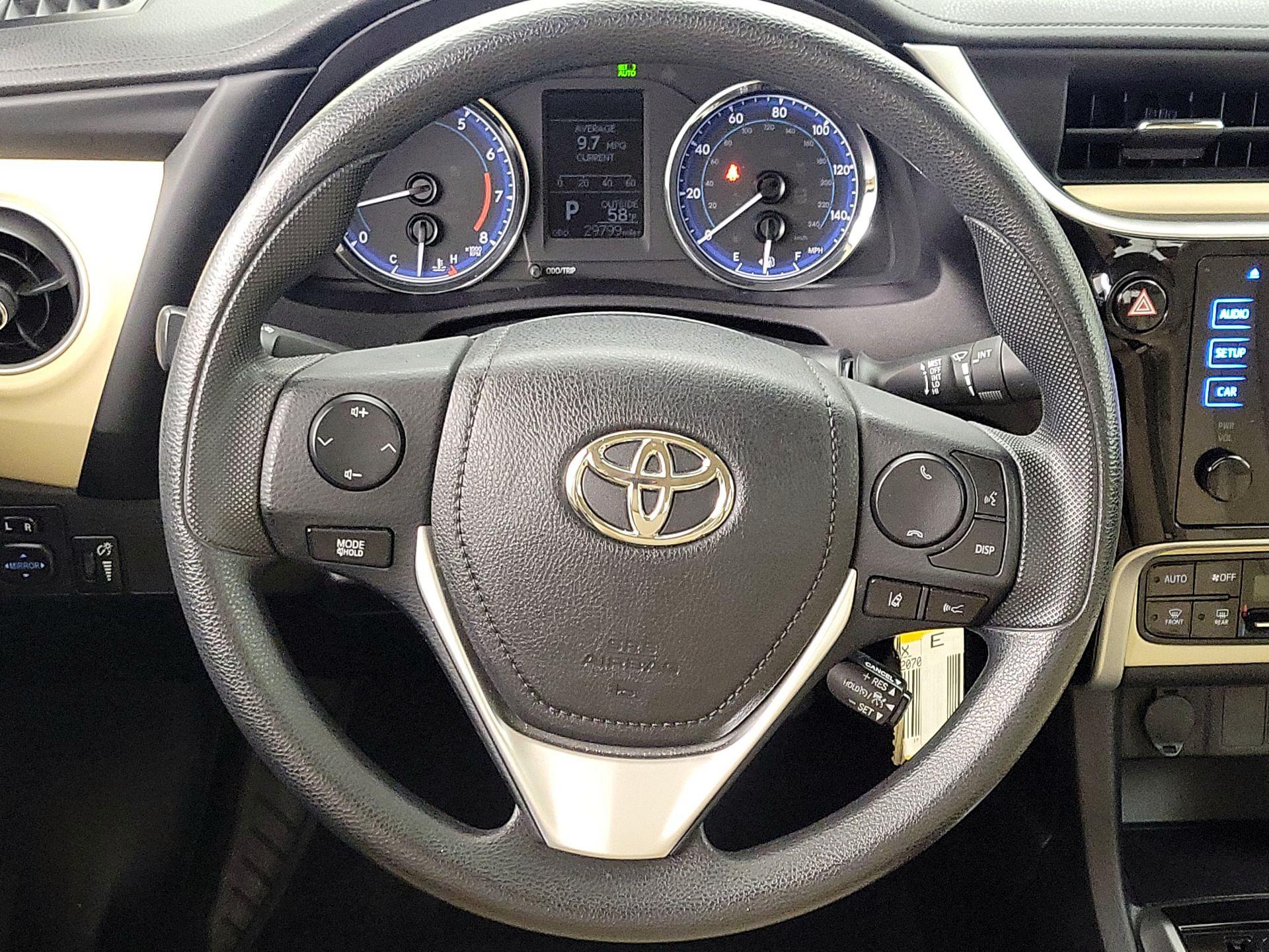 Thumbnail: 2017 Toyota Corolla - 10