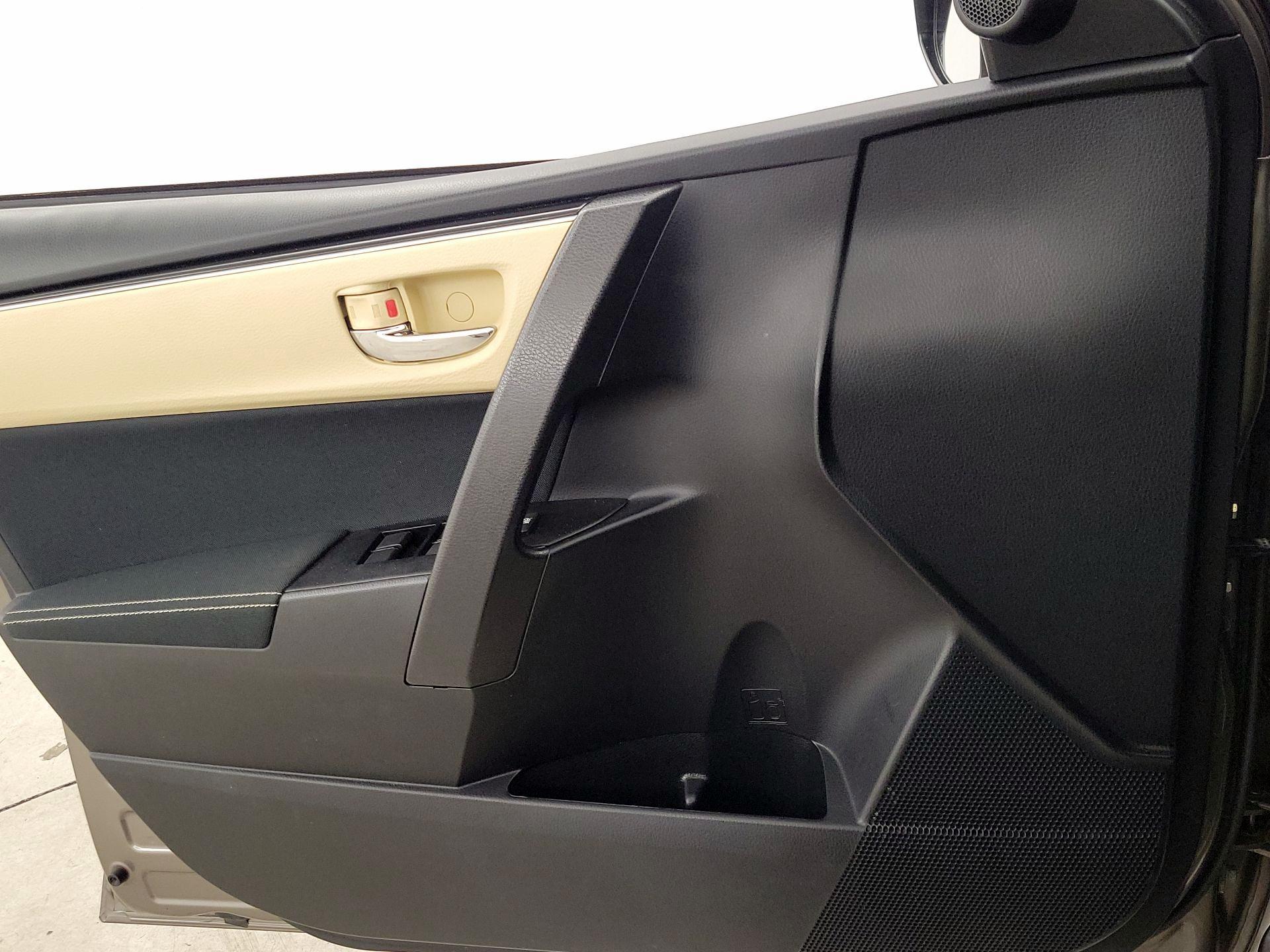 Thumbnail: 2017 Toyota Corolla - 12