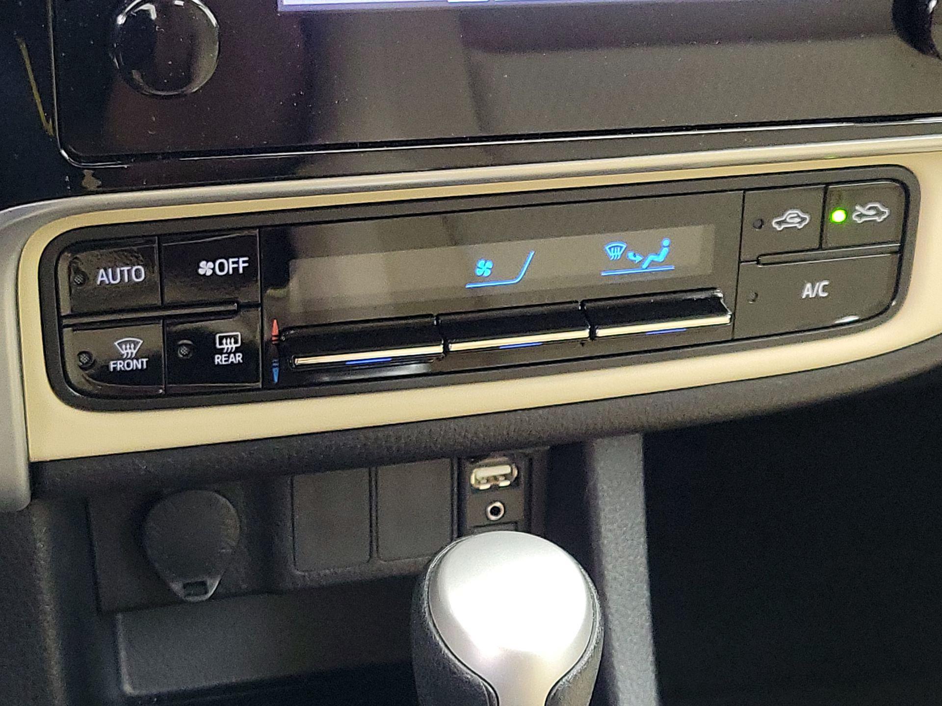 Thumbnail: 2017 Toyota Corolla - 16