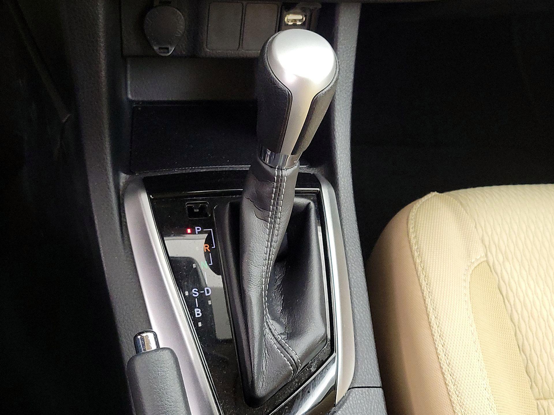 Thumbnail: 2017 Toyota Corolla - 17