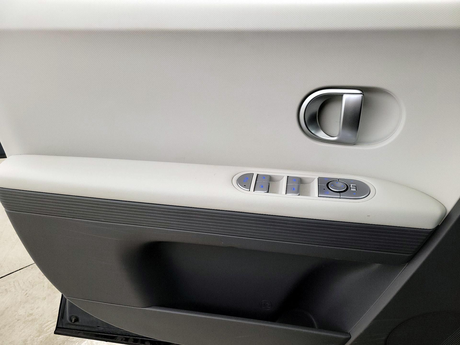 Thumbnail: 2023 Hyundai Ioniq 5 - 12