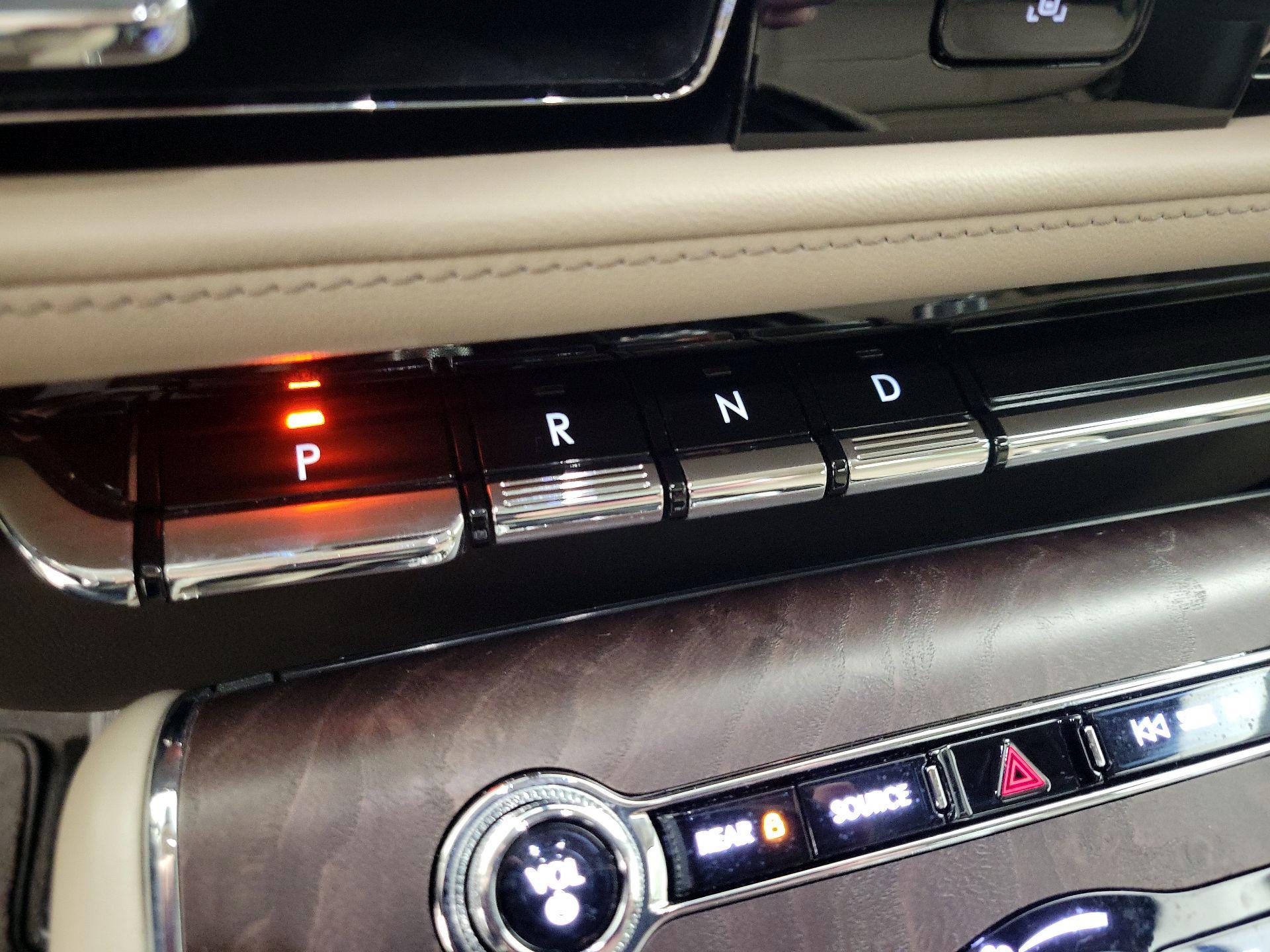 Thumbnail: 2023 Lincoln Aviator - 18