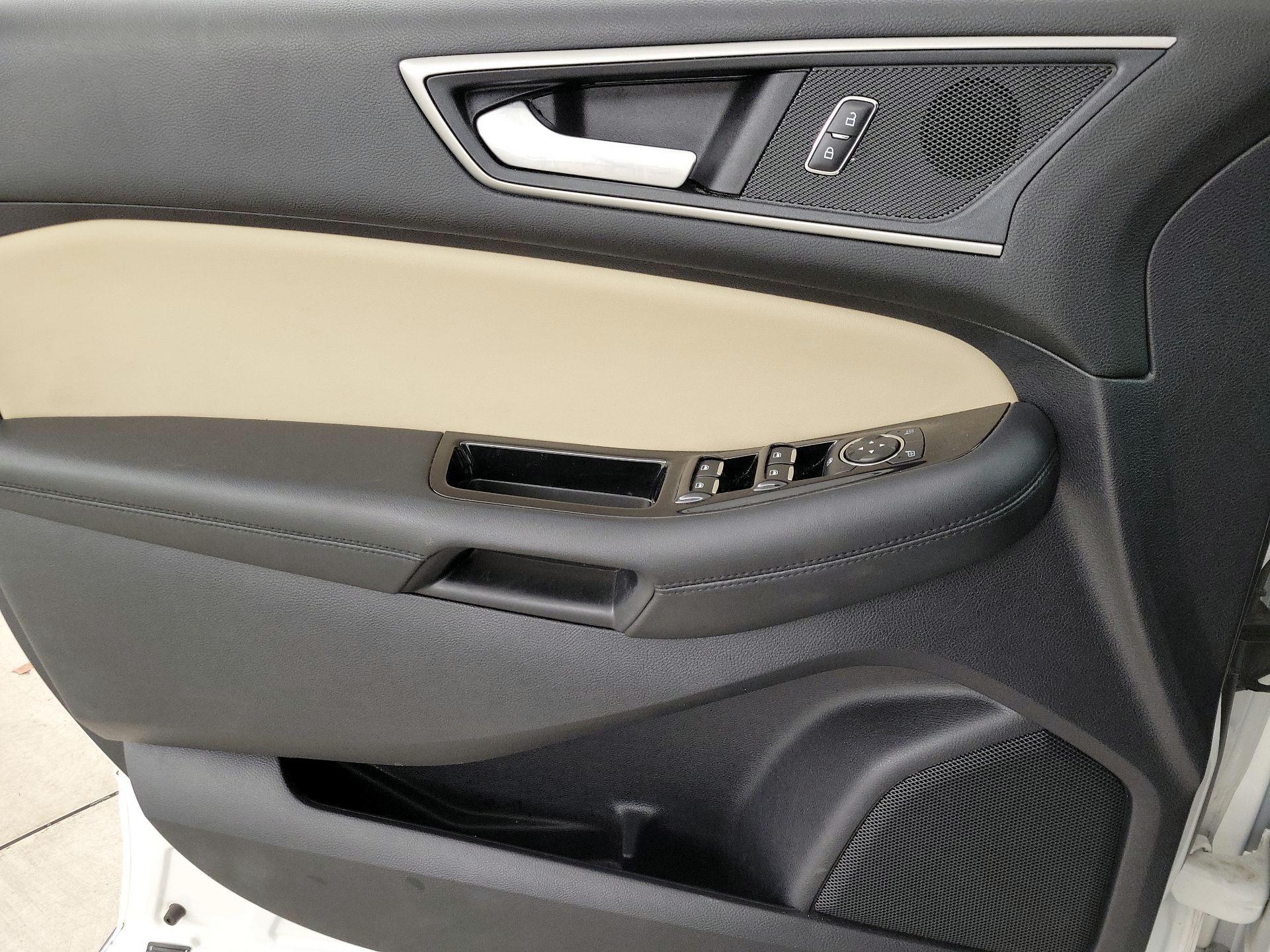 Thumbnail: 2020 Ford Edge - 12